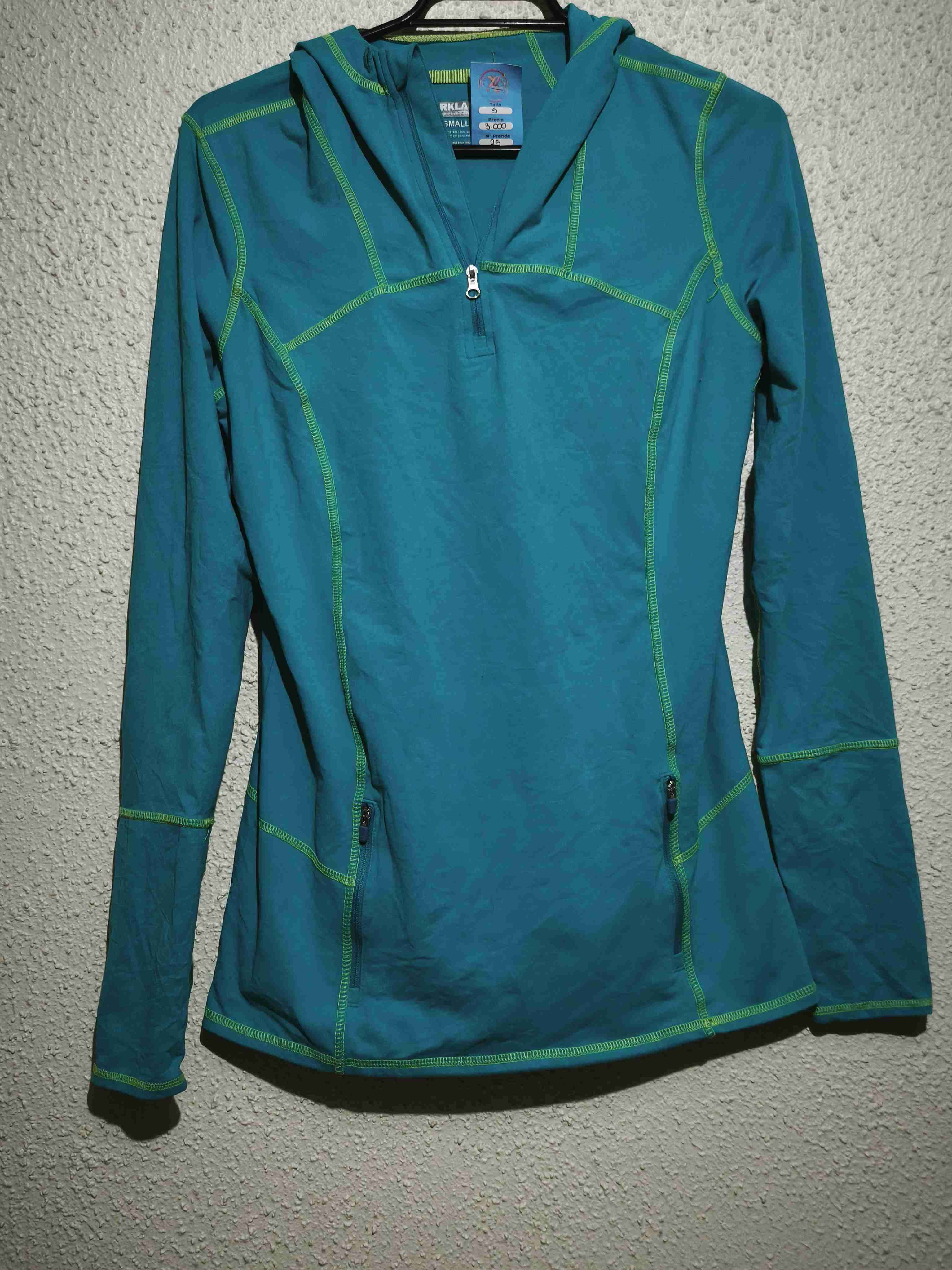 Polera deportiva verde Kirkland - miniatura 2