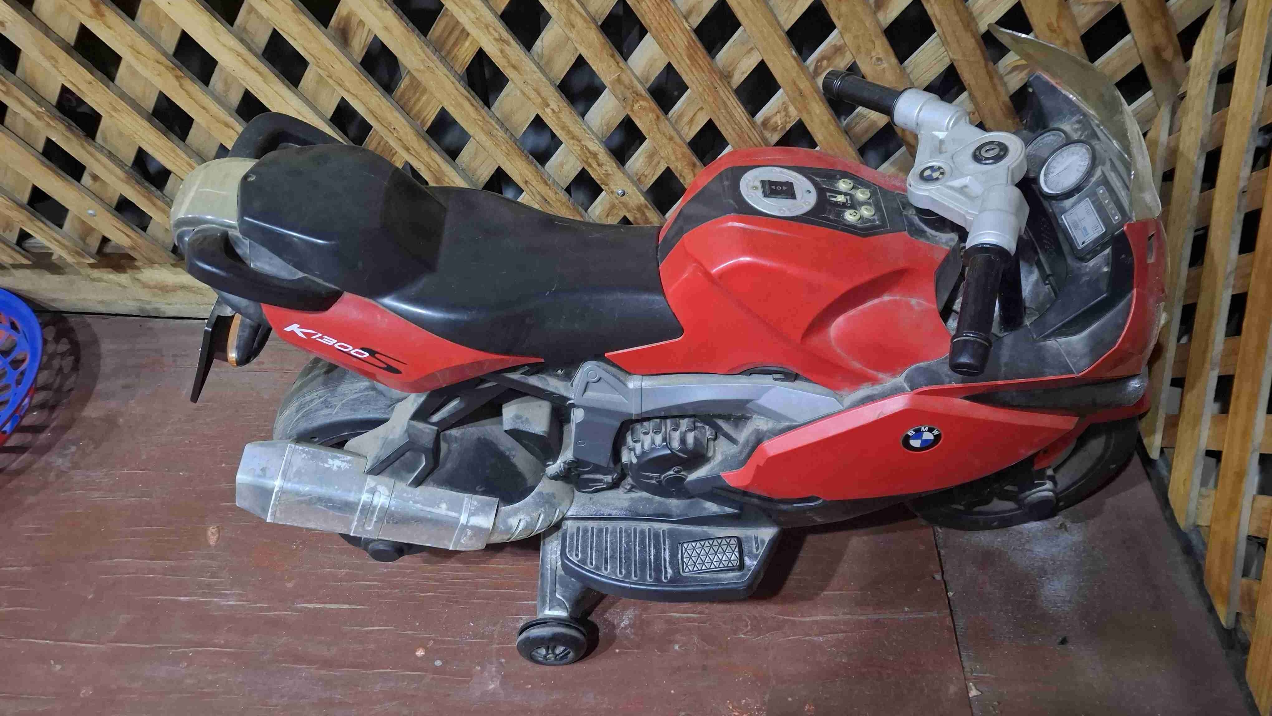 Moto eléctrica infantil roja - miniatura 1