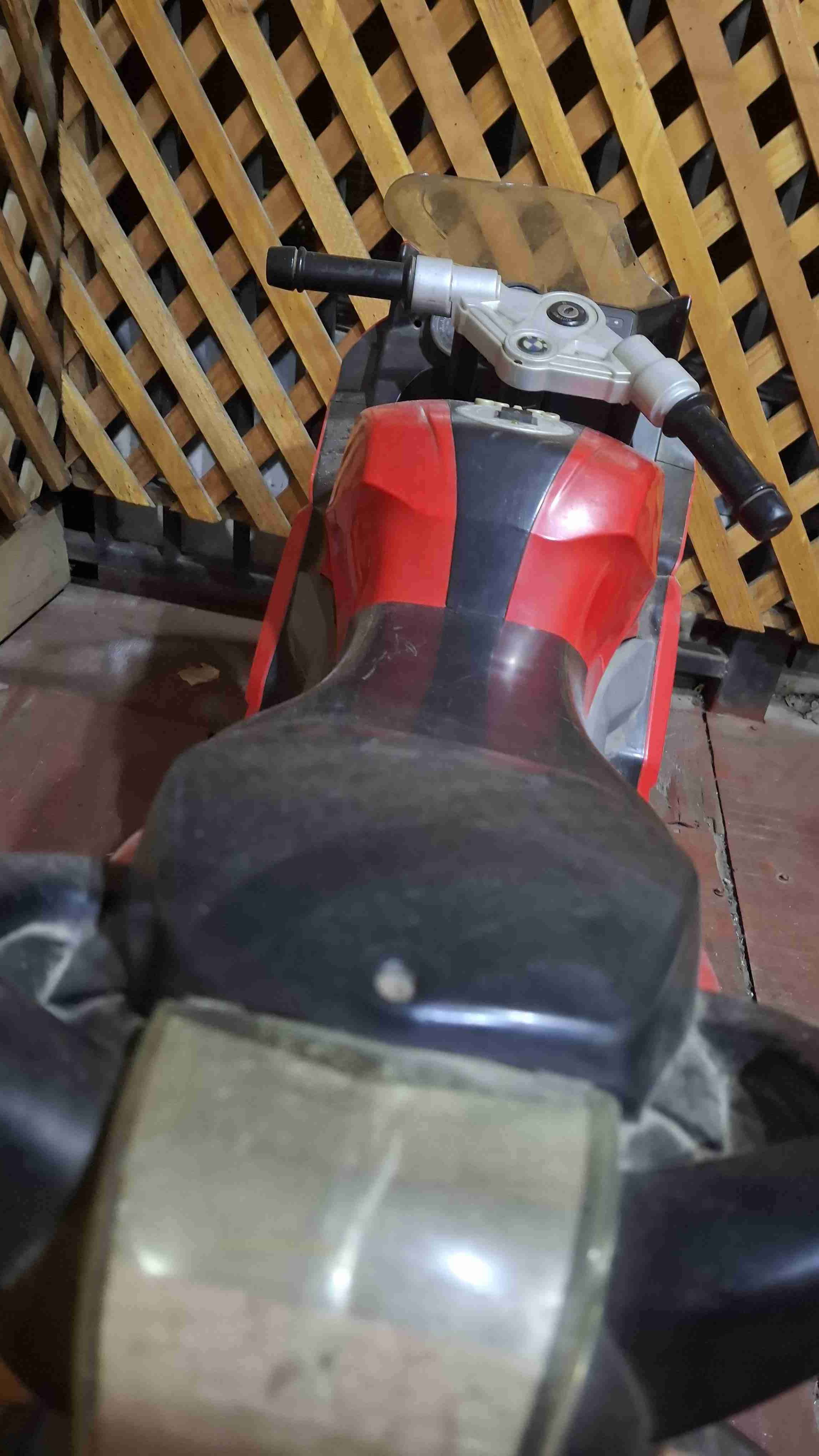 Moto eléctrica infantil roja - miniatura 2