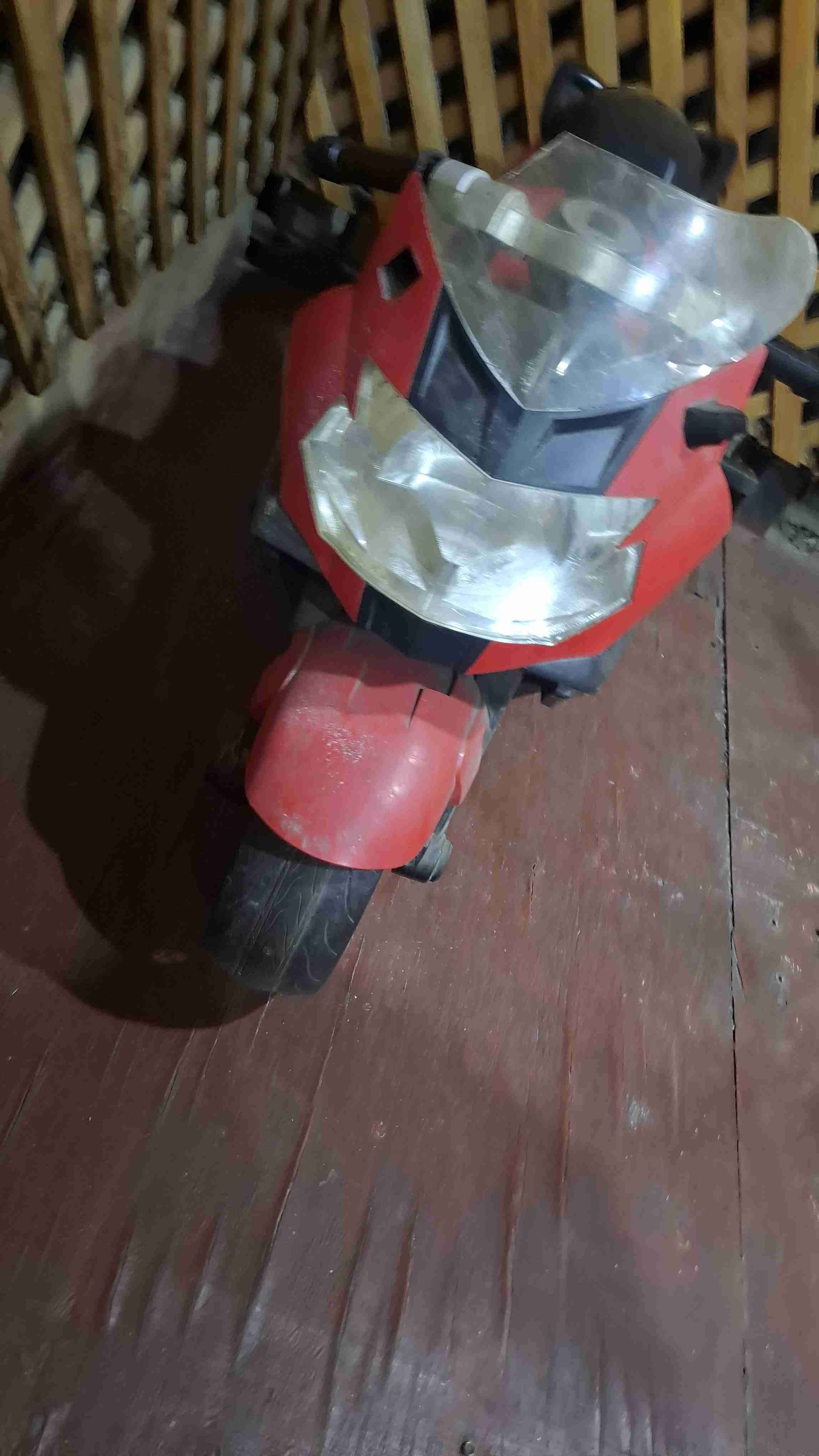 Moto eléctrica infantil roja - miniatura 4