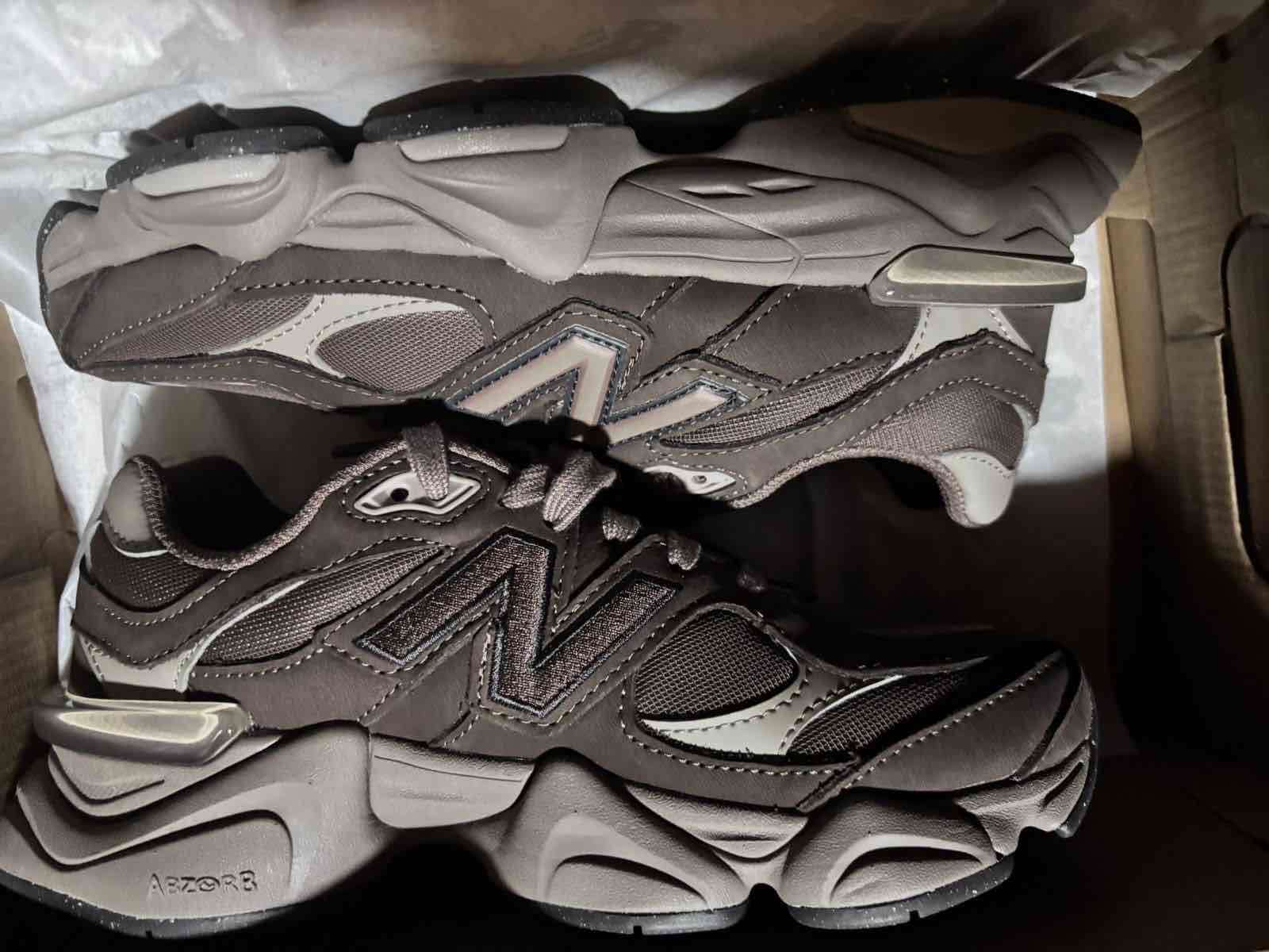 Zapatillas deportiva café oscuro - miniatura 1