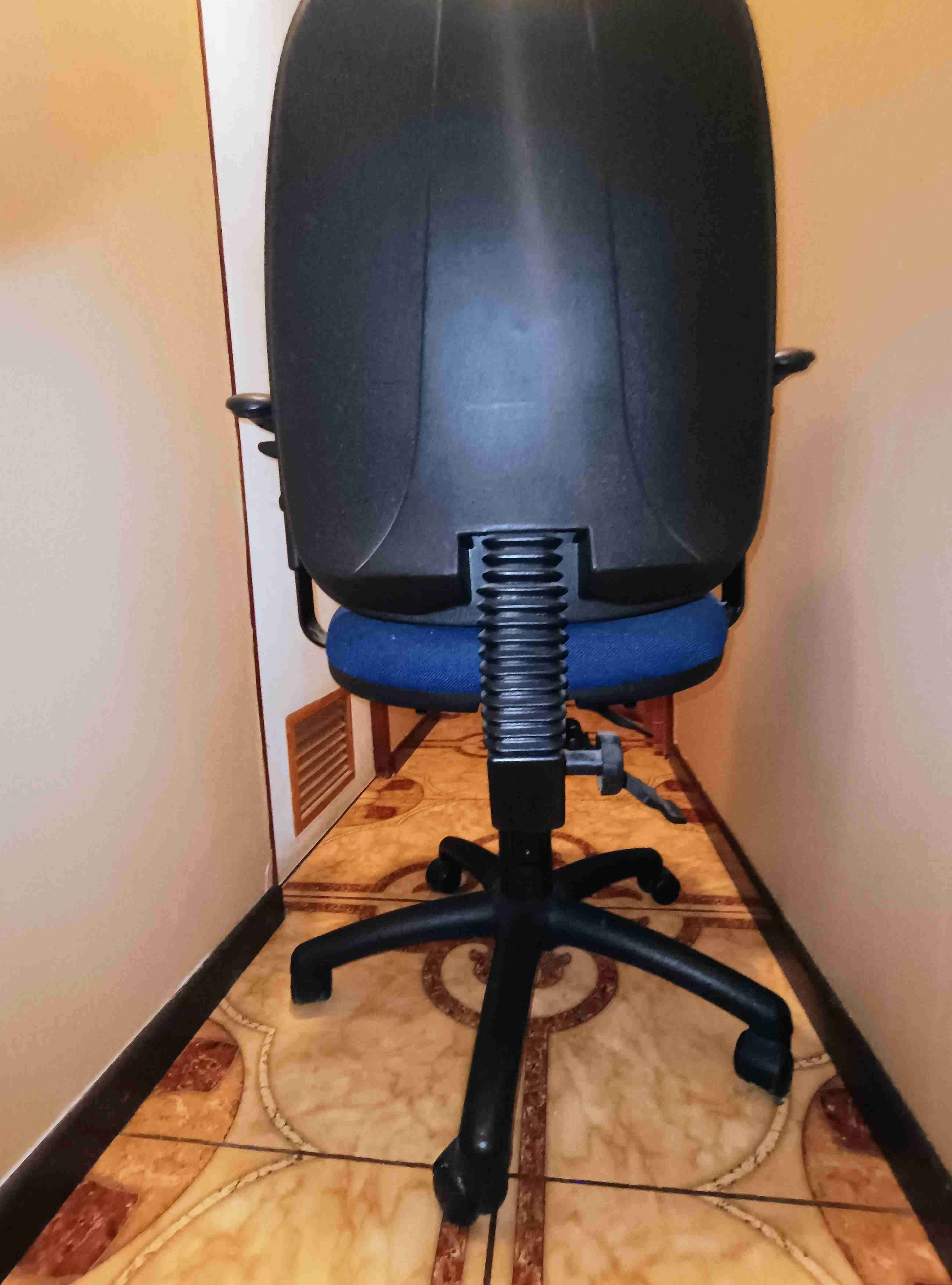 Silla de oficina azul - miniatura 2