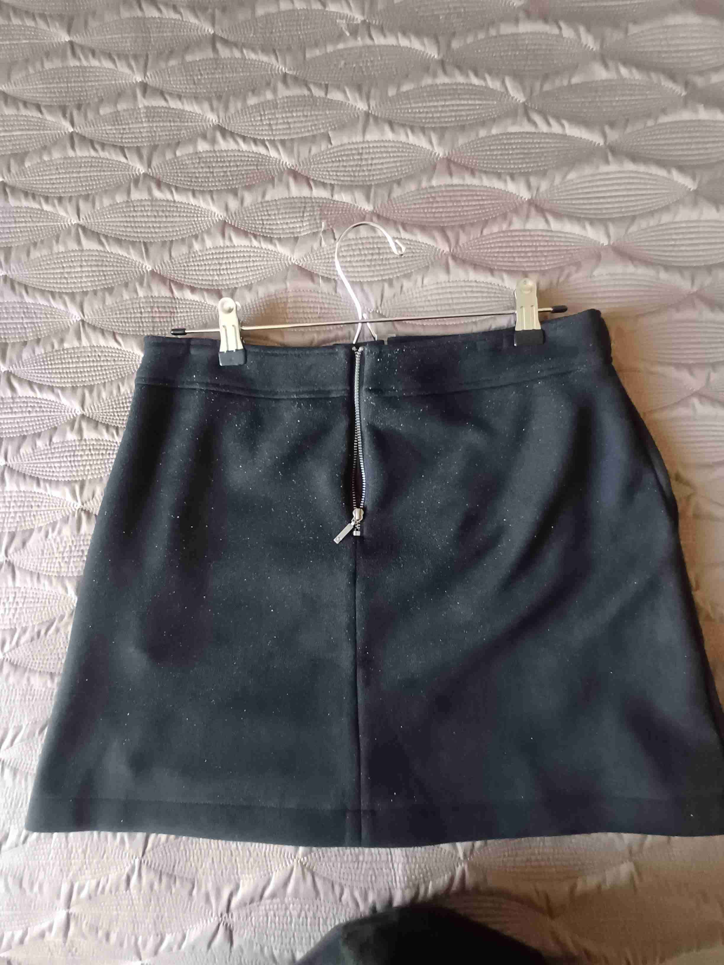 Falda negra con bolsillos IO - miniatura 3