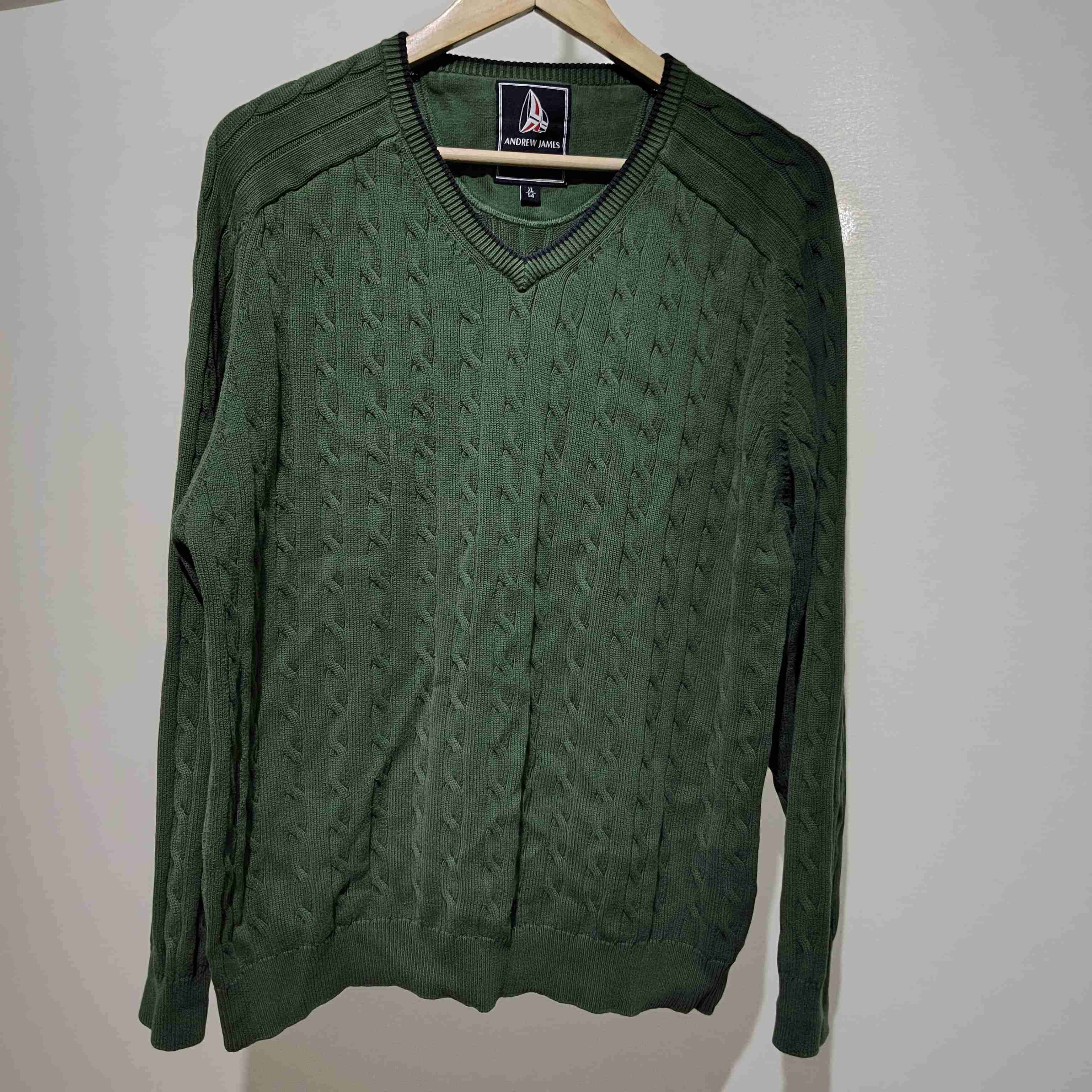 Suéter verde trenzado - miniatura 1