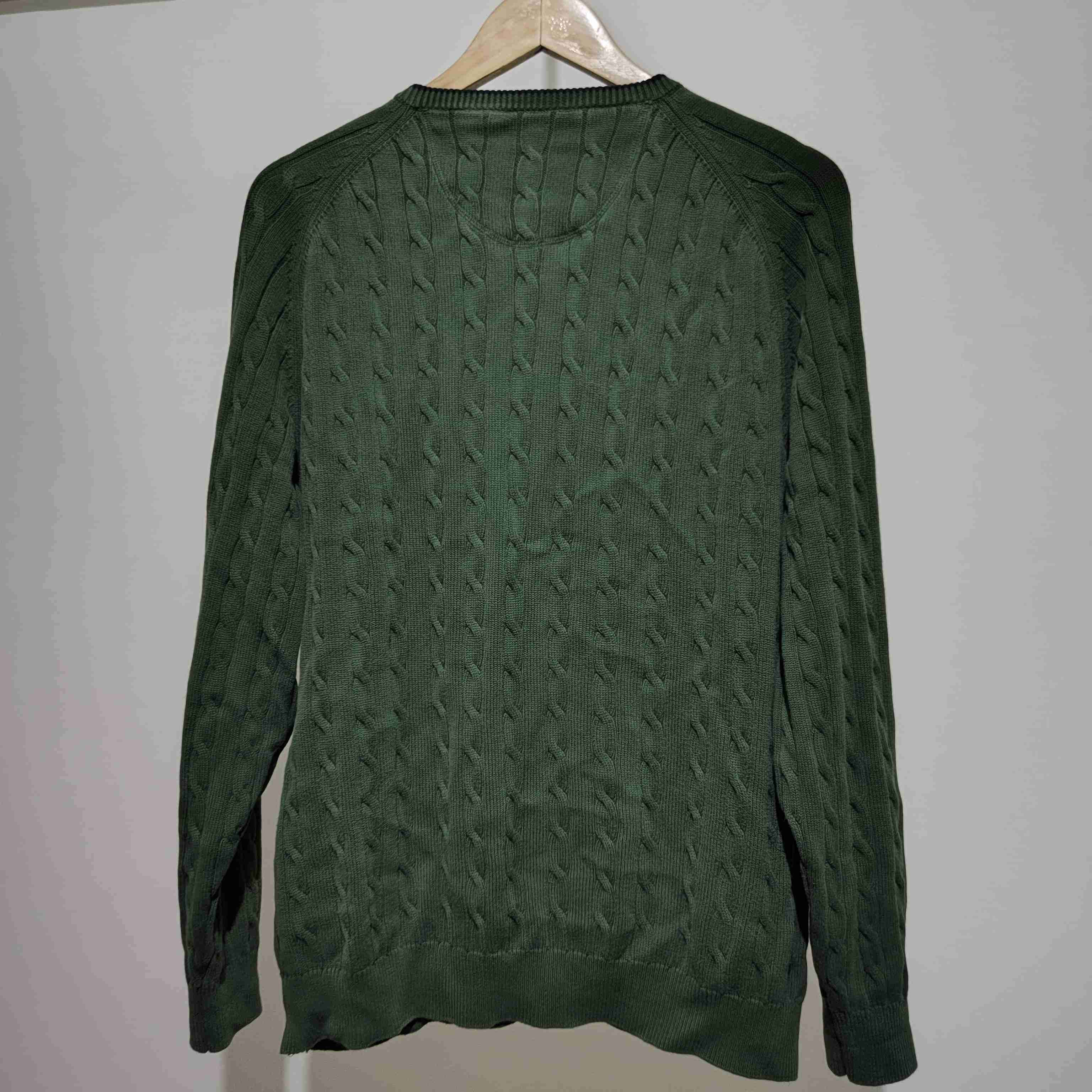 Suéter verde trenzado - miniatura 4