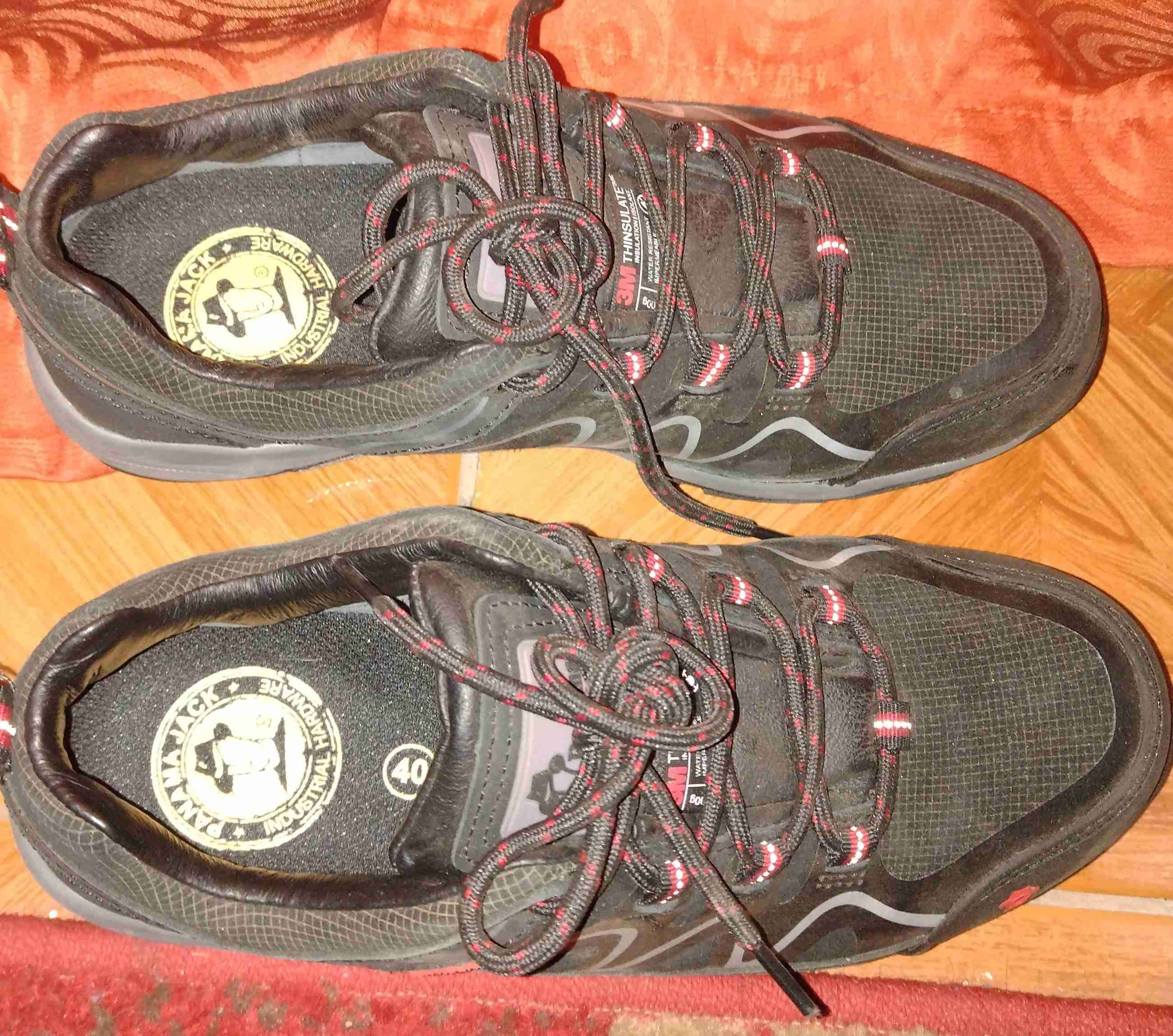 Zapatillas negras outdoor resistencia - miniatura 1