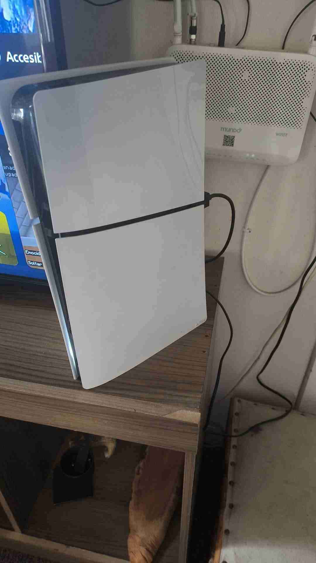 Consola de videojuegos blanca