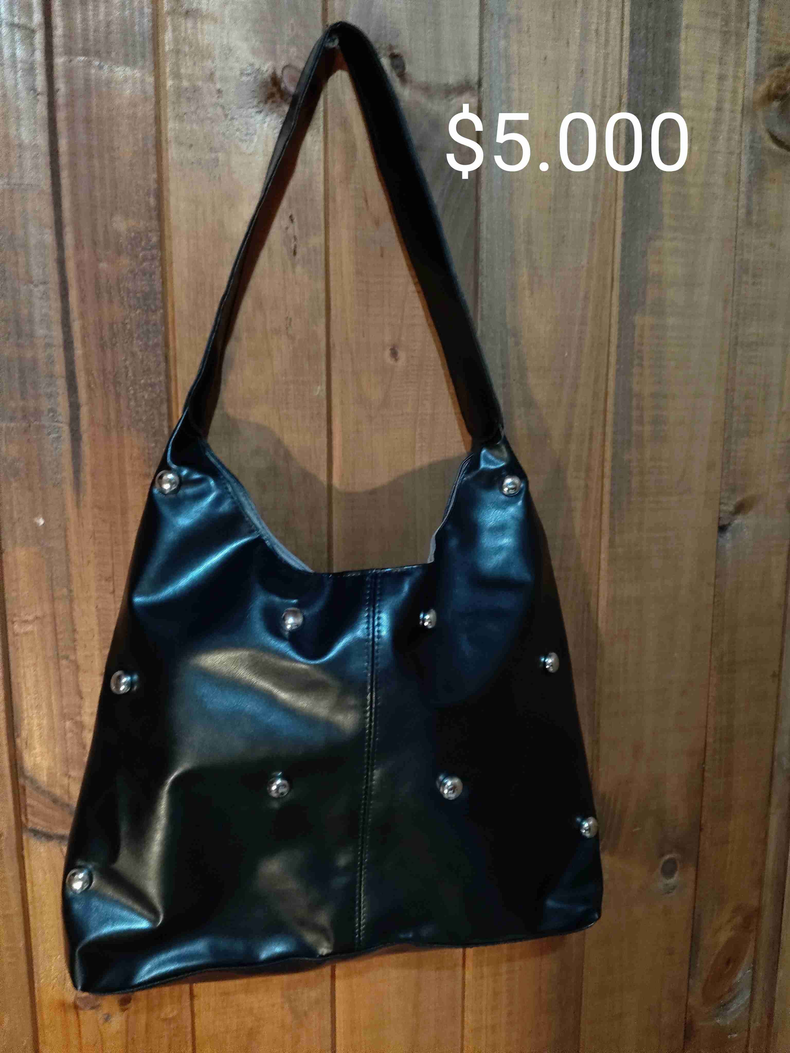 Bolso negro con tachas - miniatura 2