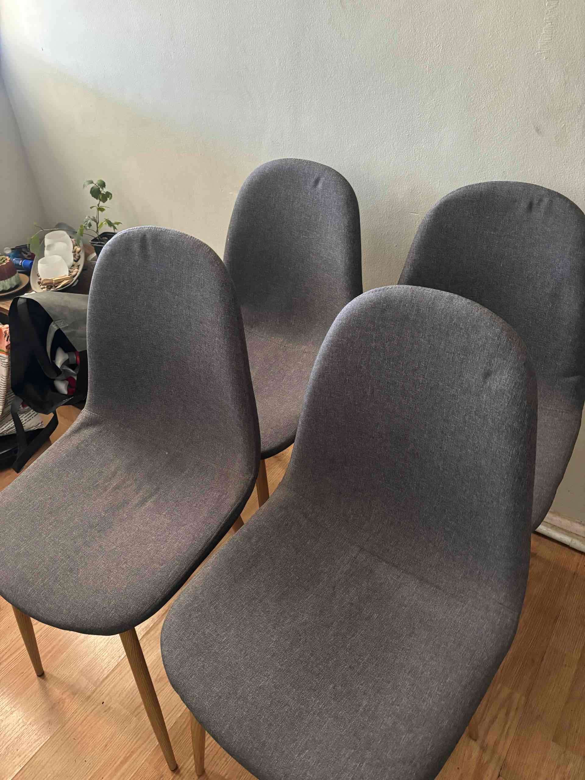 Set de 4 sillas grises - miniatura 1