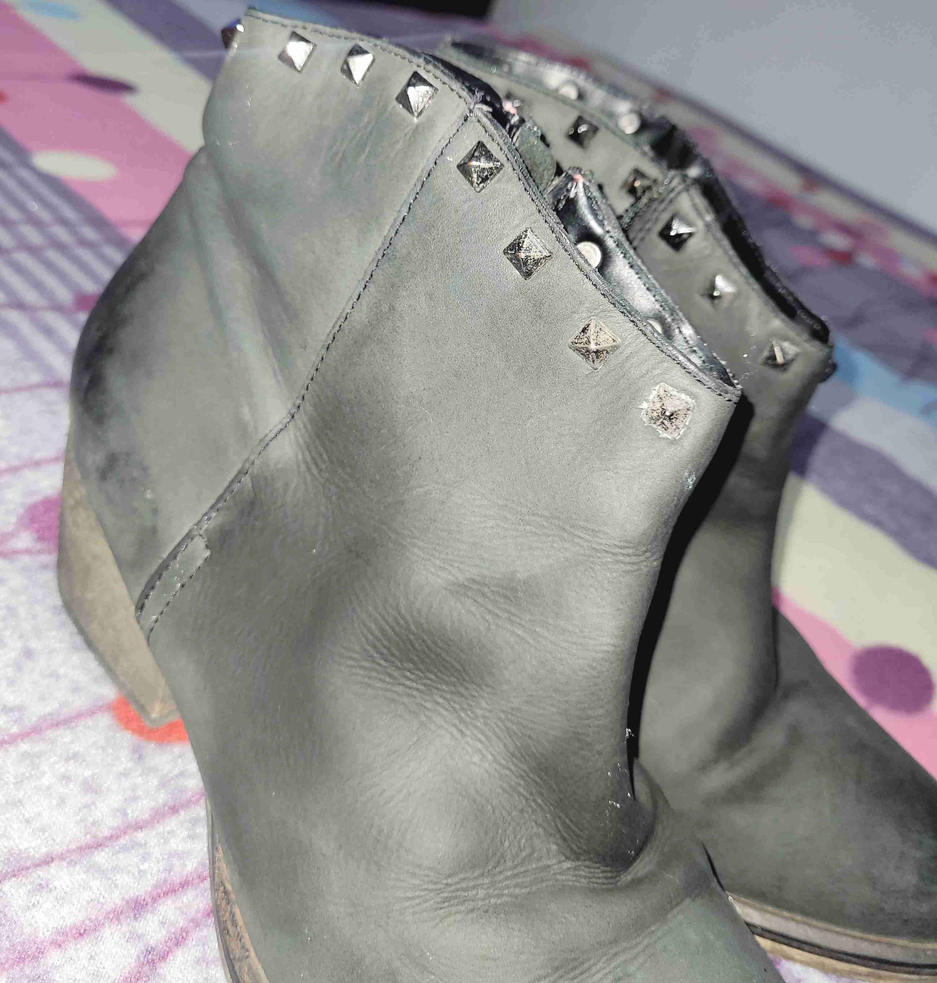 Botines negros con tachas - miniatura 5