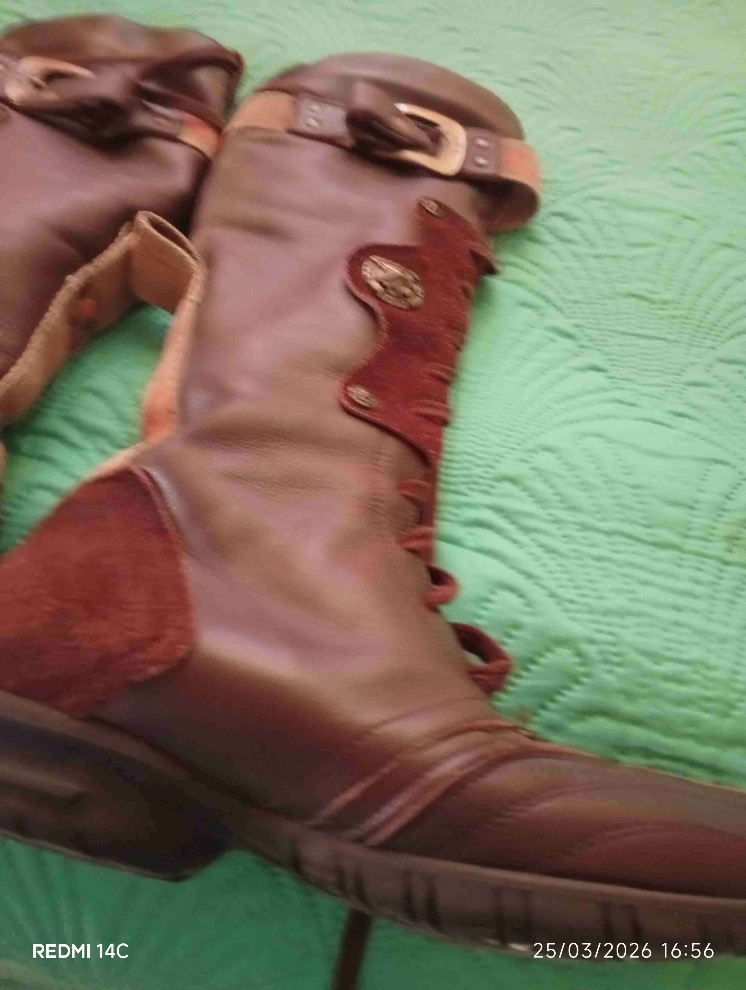 Botas de cuero marrón con adornos - miniatura 4