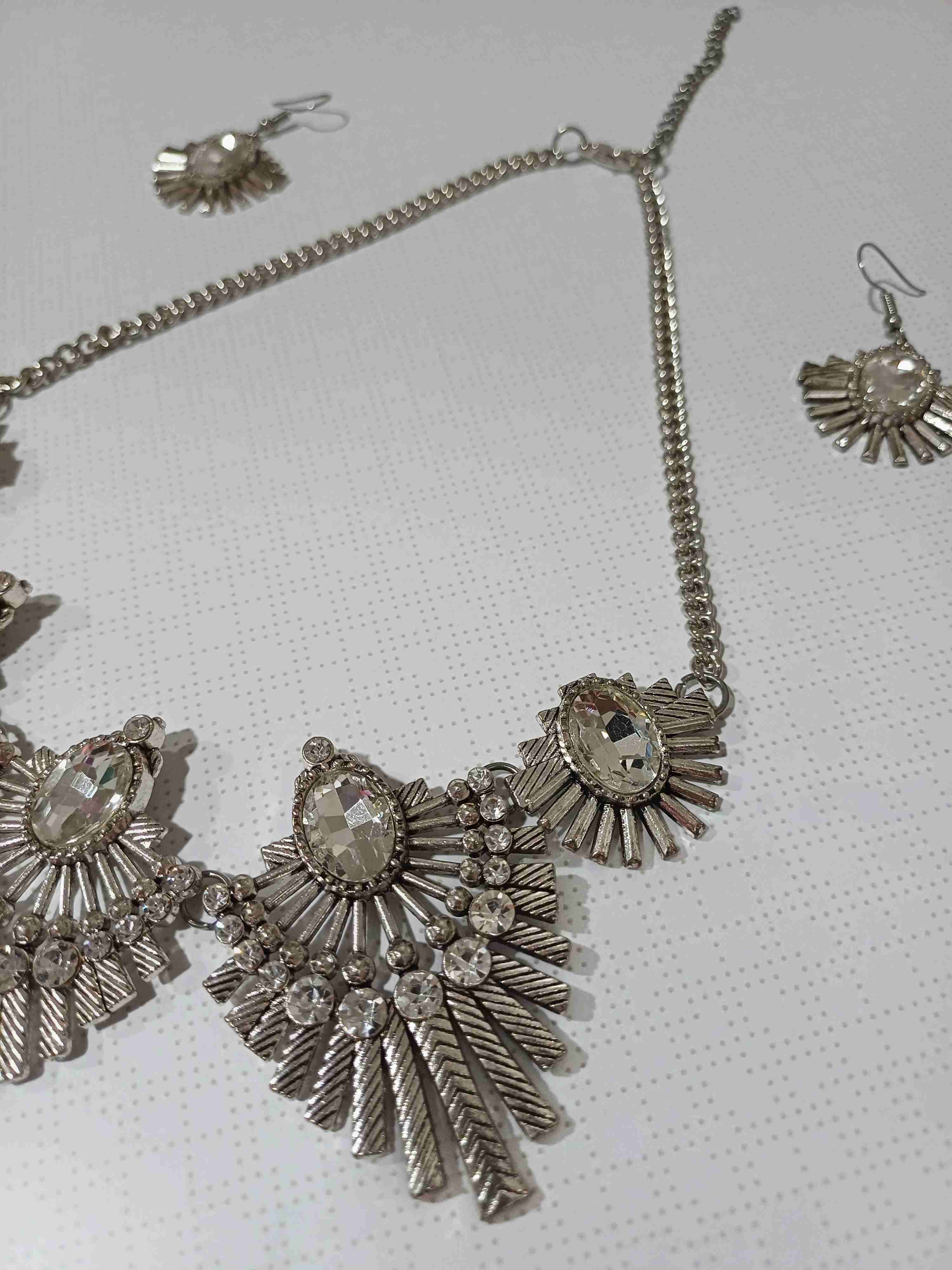 Set collar y aros plateados - miniatura 2