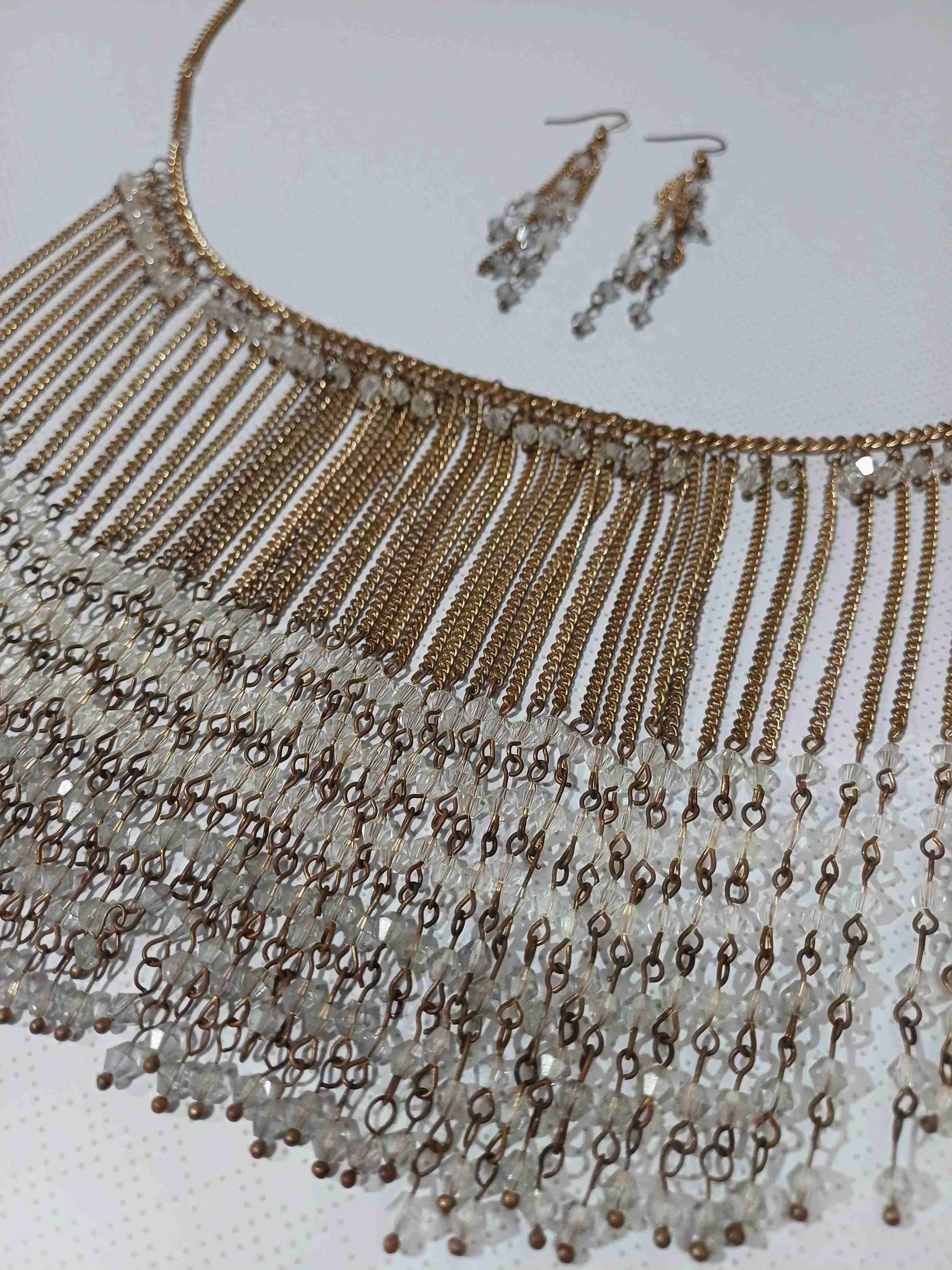 Juego de collar y aros dorados - miniatura 1