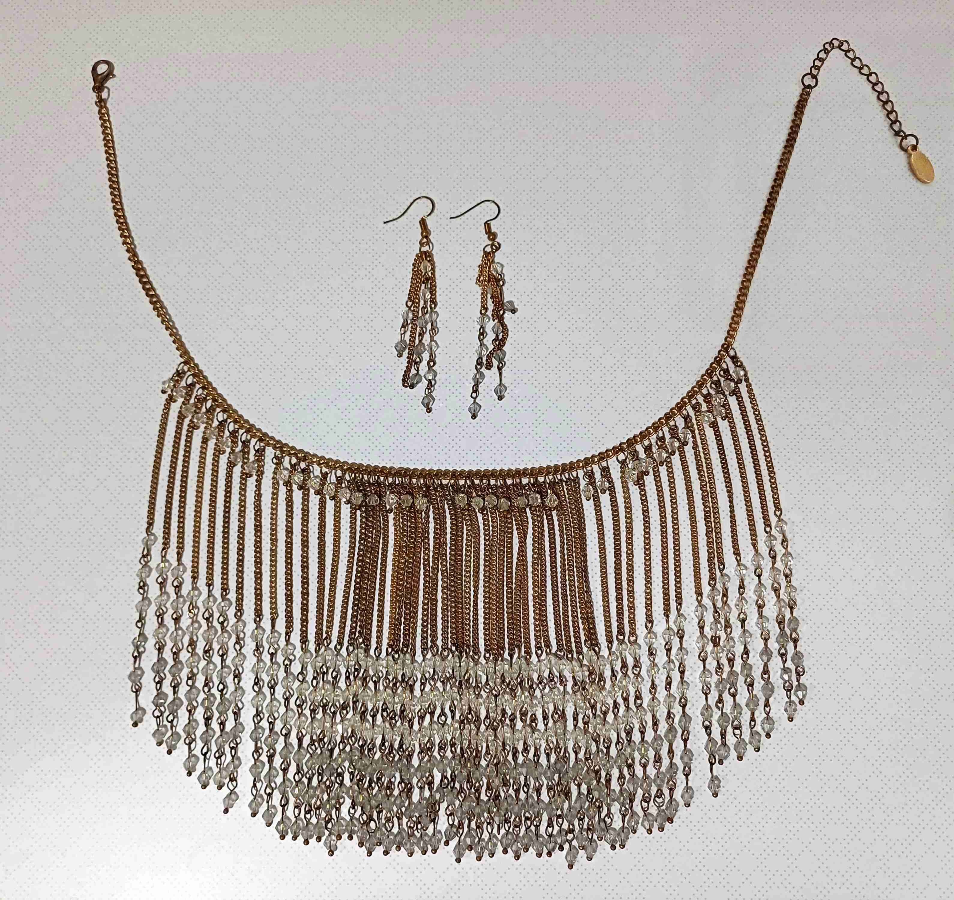 Juego de collar y aros dorados - miniatura 2