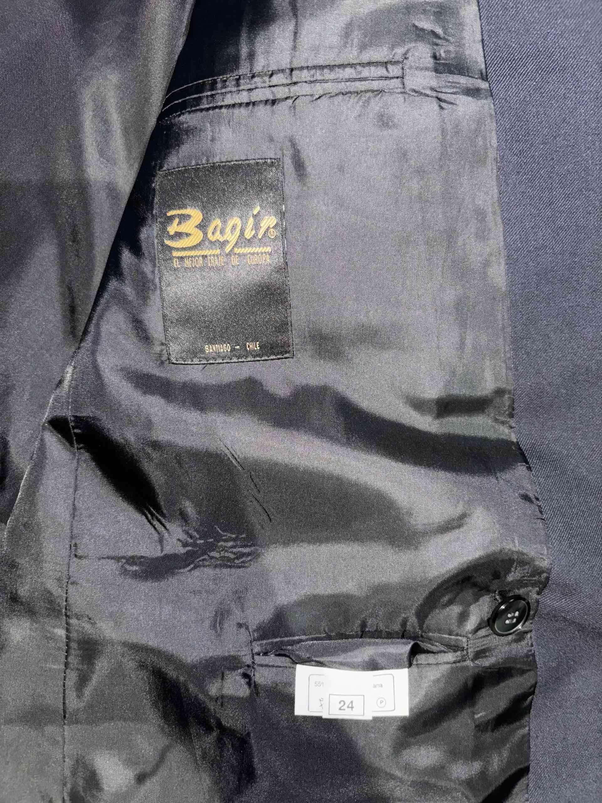 Traje azul oscuro con botones dorados - miniatura 2