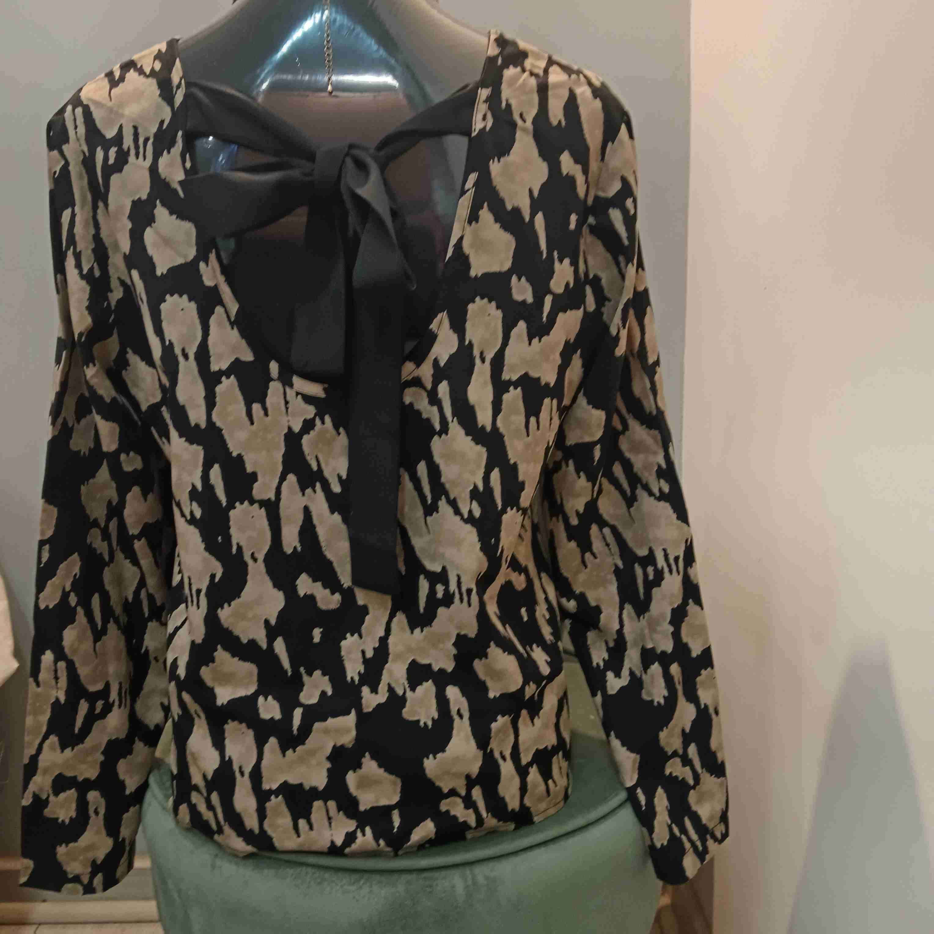 Blusa Elegante Cruzada en la Espalda🐆 - miniatura 2