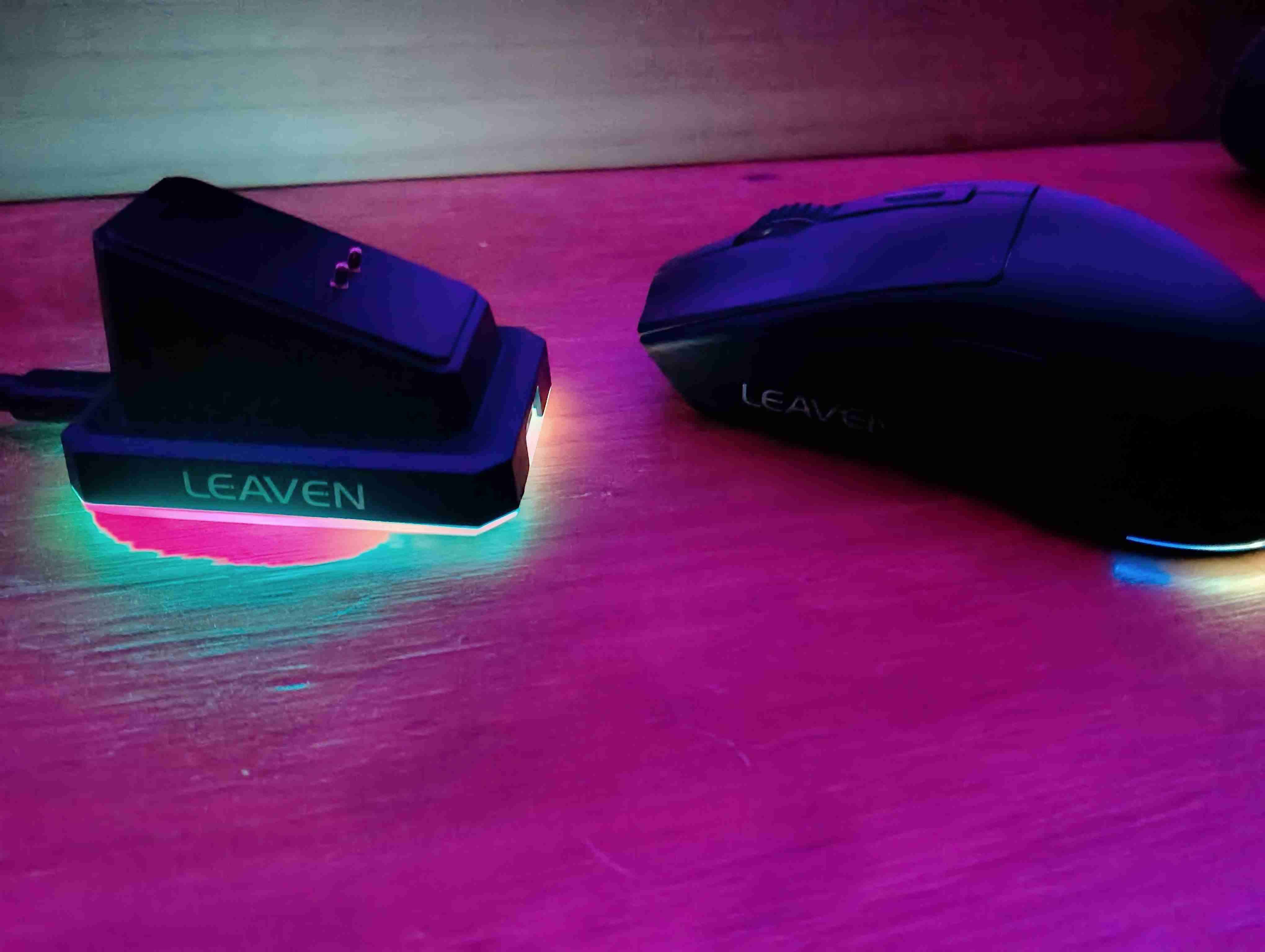Mouse gamer con base RGB - miniatura 2
