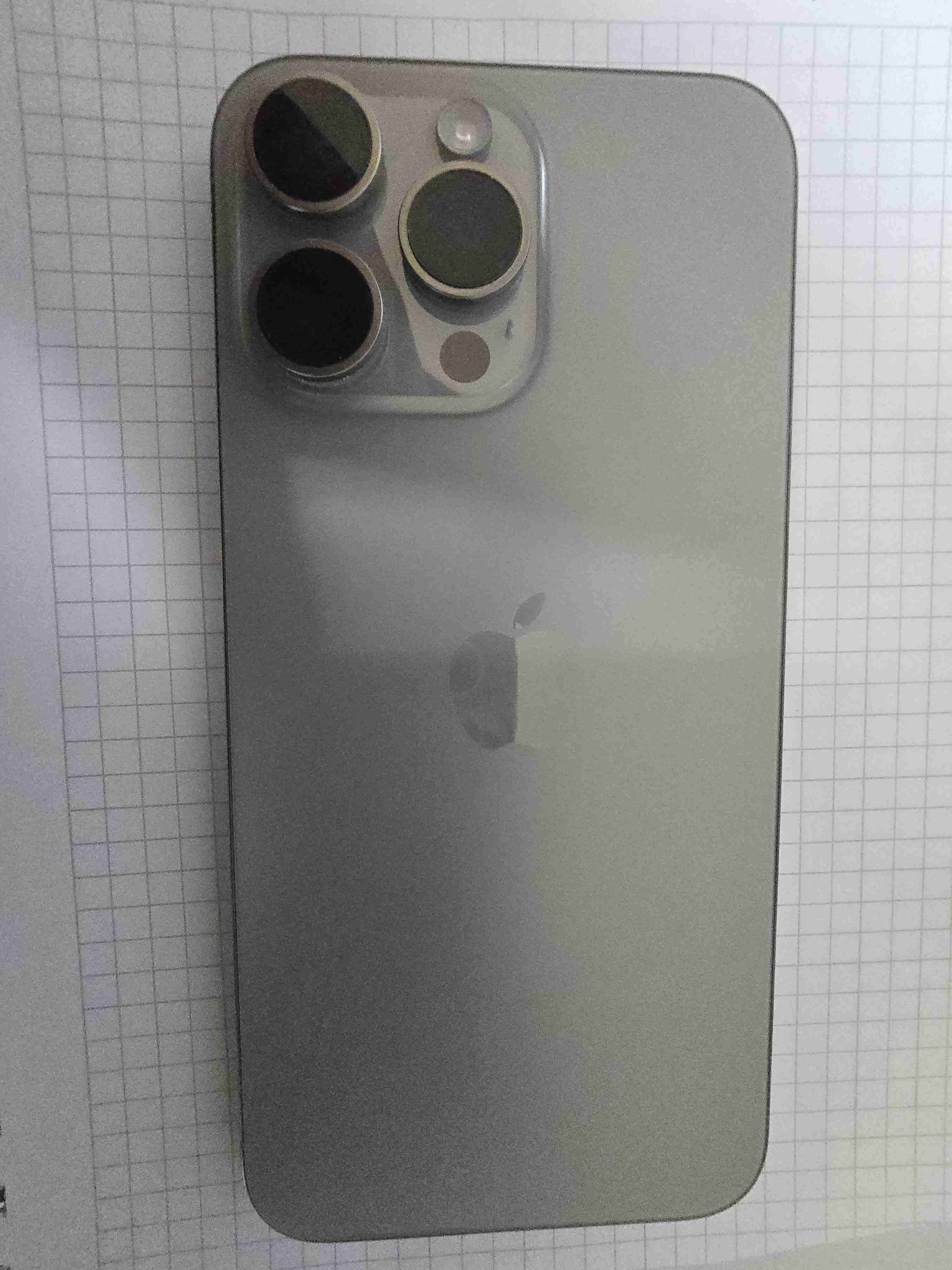 iPhone 15 Pro Max plateado - miniatura 3