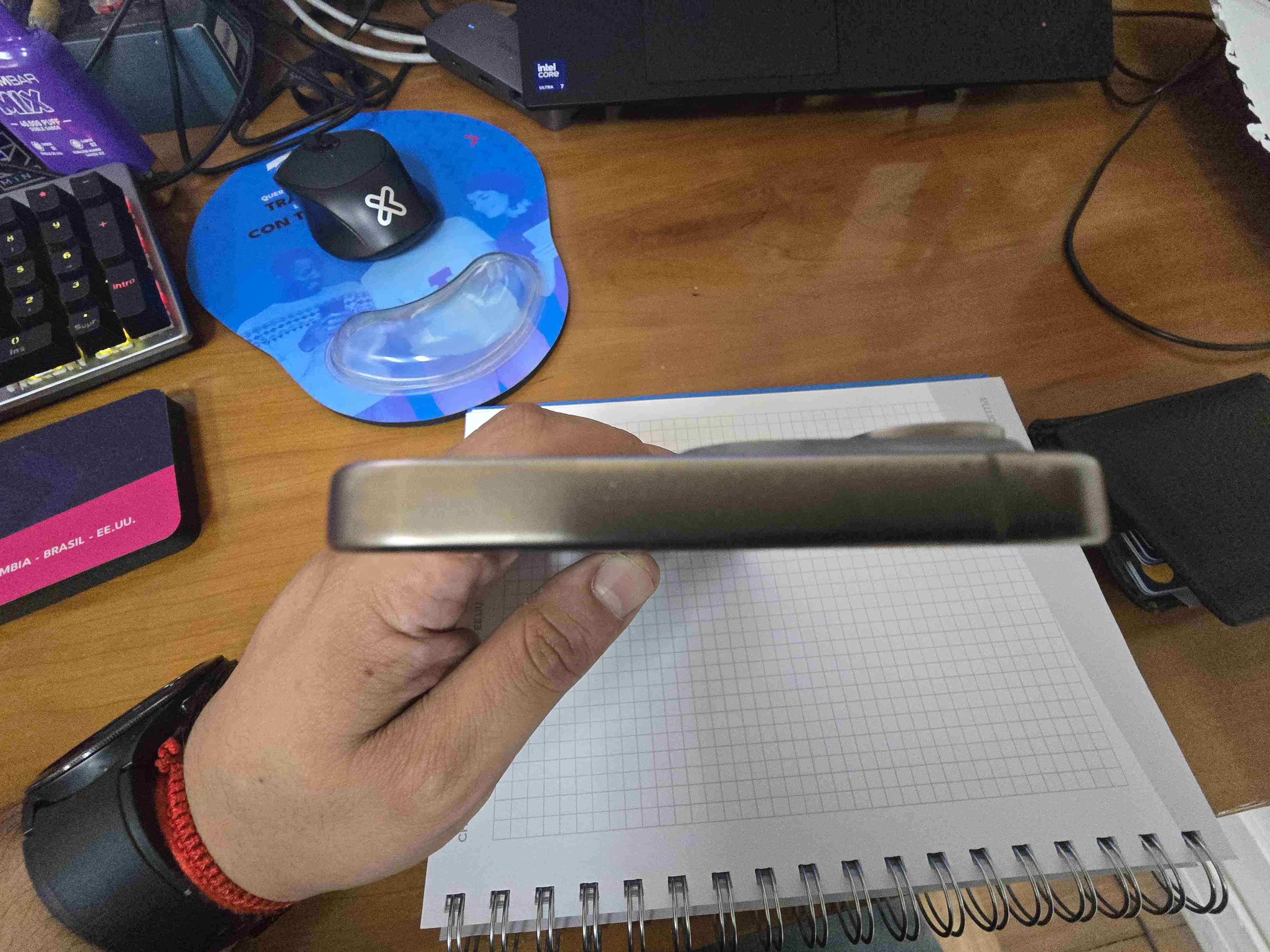 iPhone 15 Pro Max plateado - miniatura 4