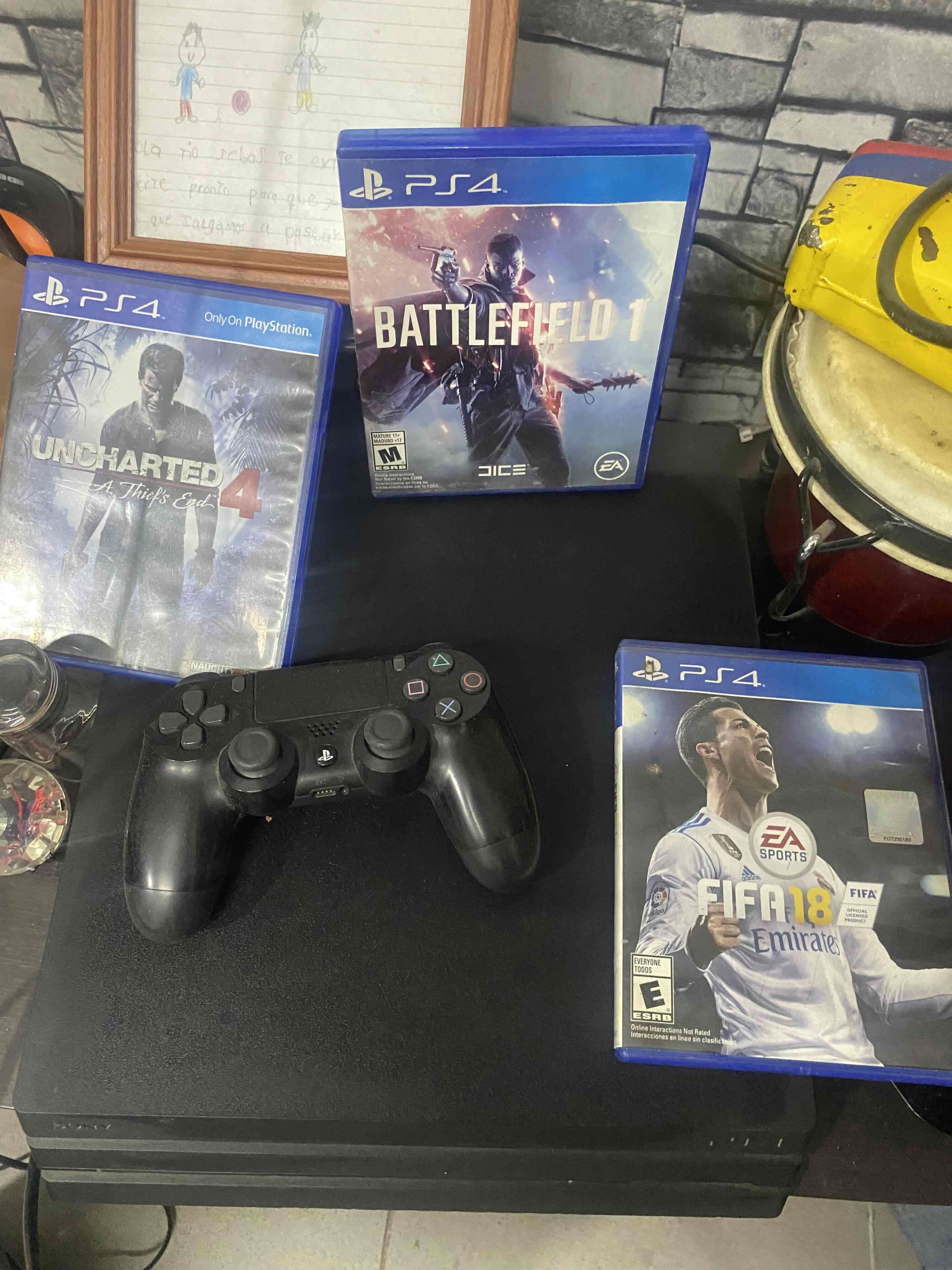 Consola PS4 con juegos incluidos - miniatura 1