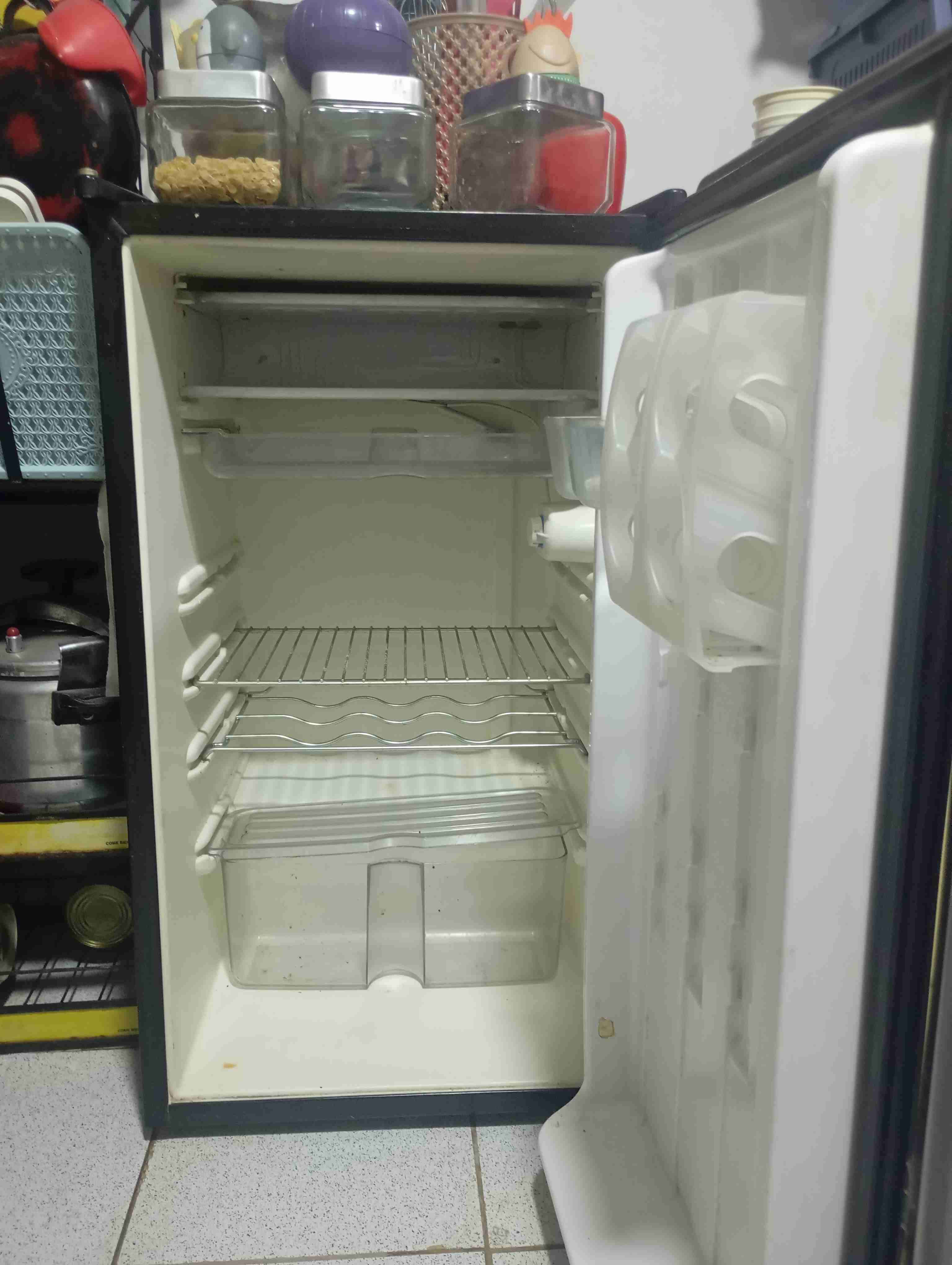 Refrigerador compacto Whirlpool - miniatura 2