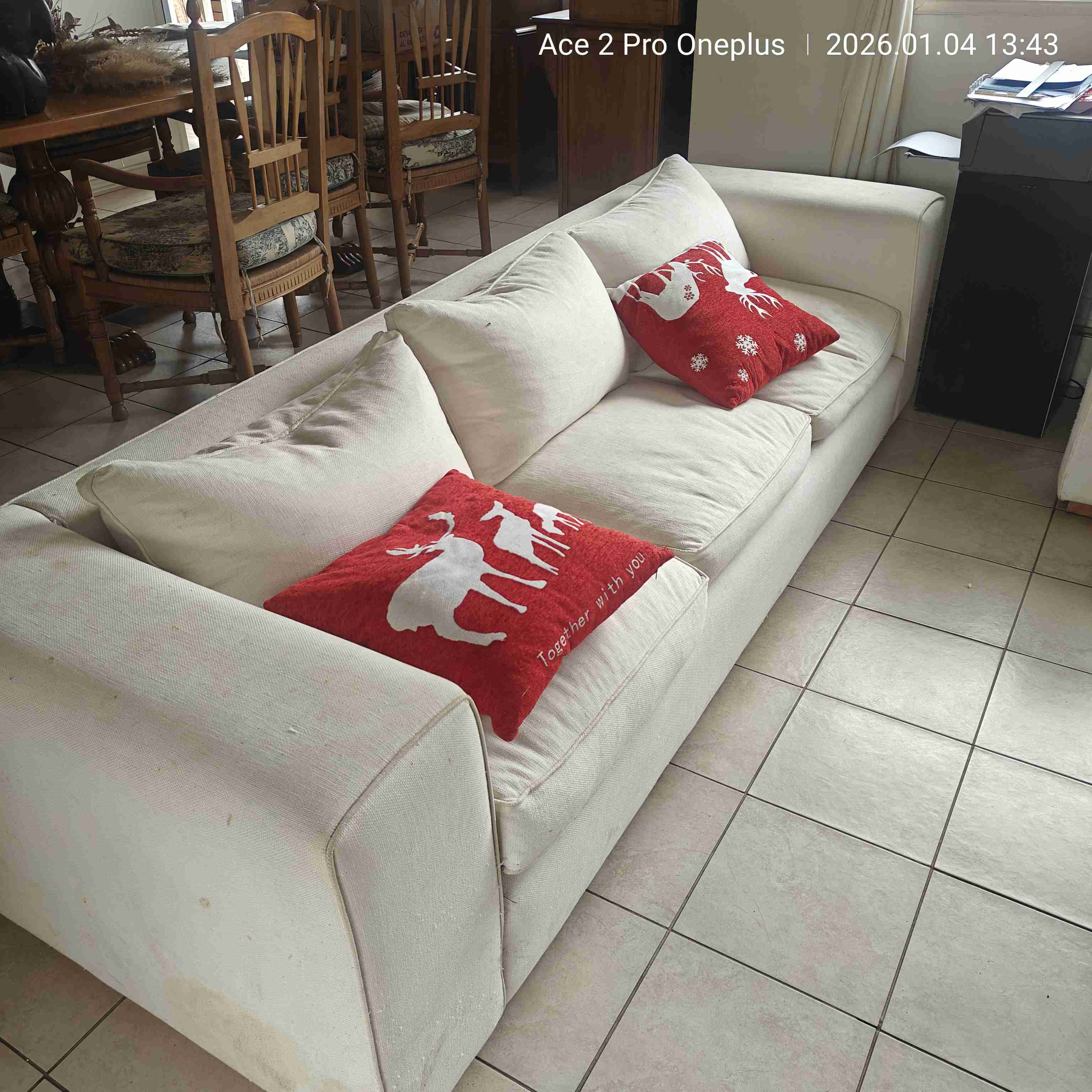 Sofás beige grandes con cojines - miniatura 1