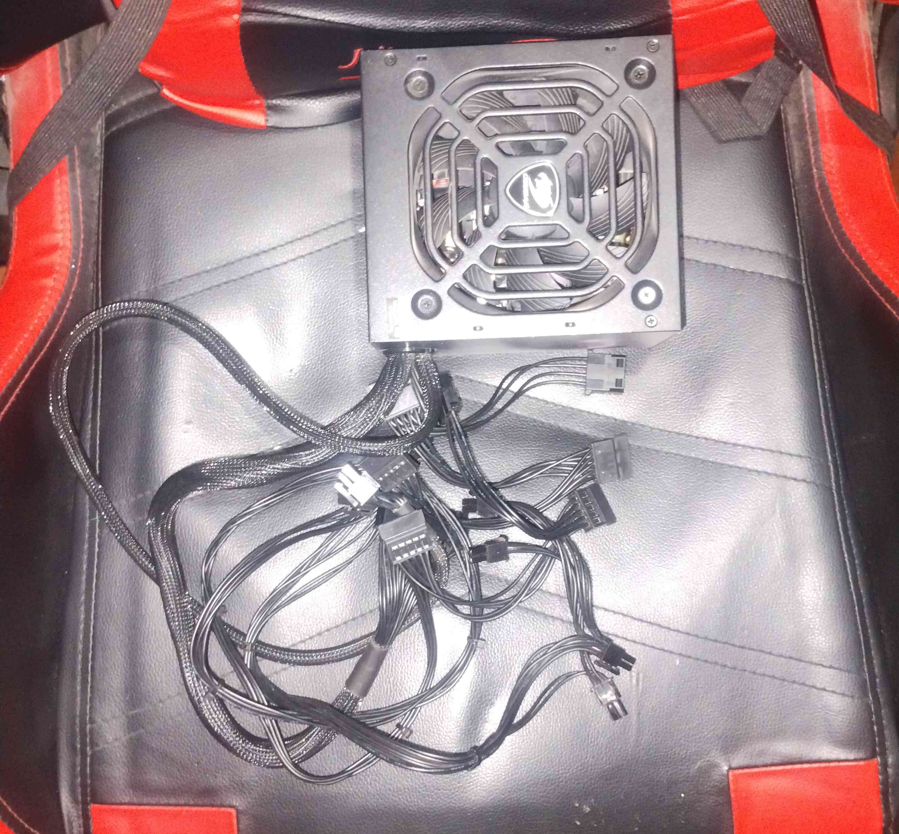 Fuente de poder Cougar STC 500 - miniatura 2