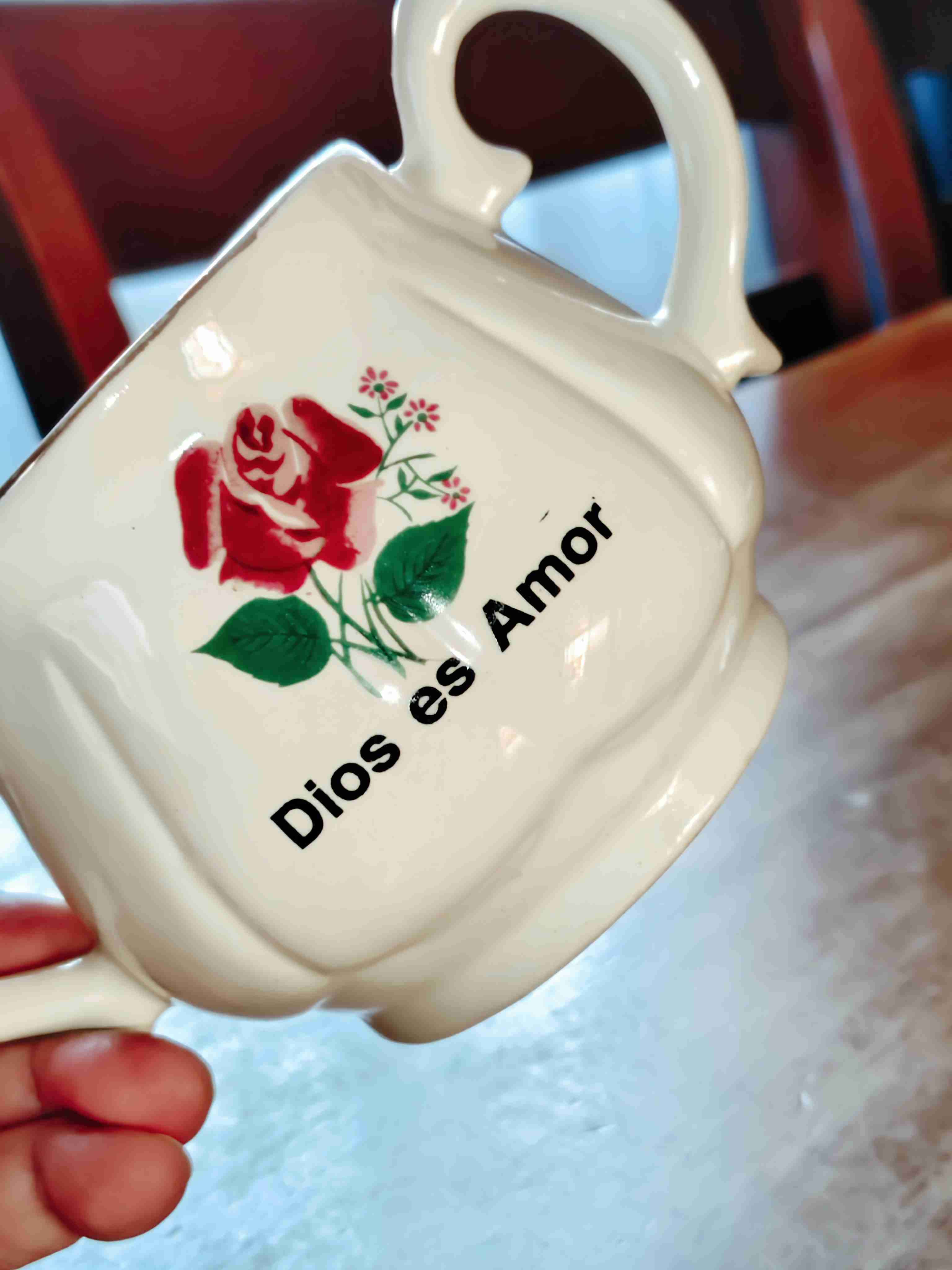 Tetera de porcelana El Peregrino, Dios es Amor - miniatura 2