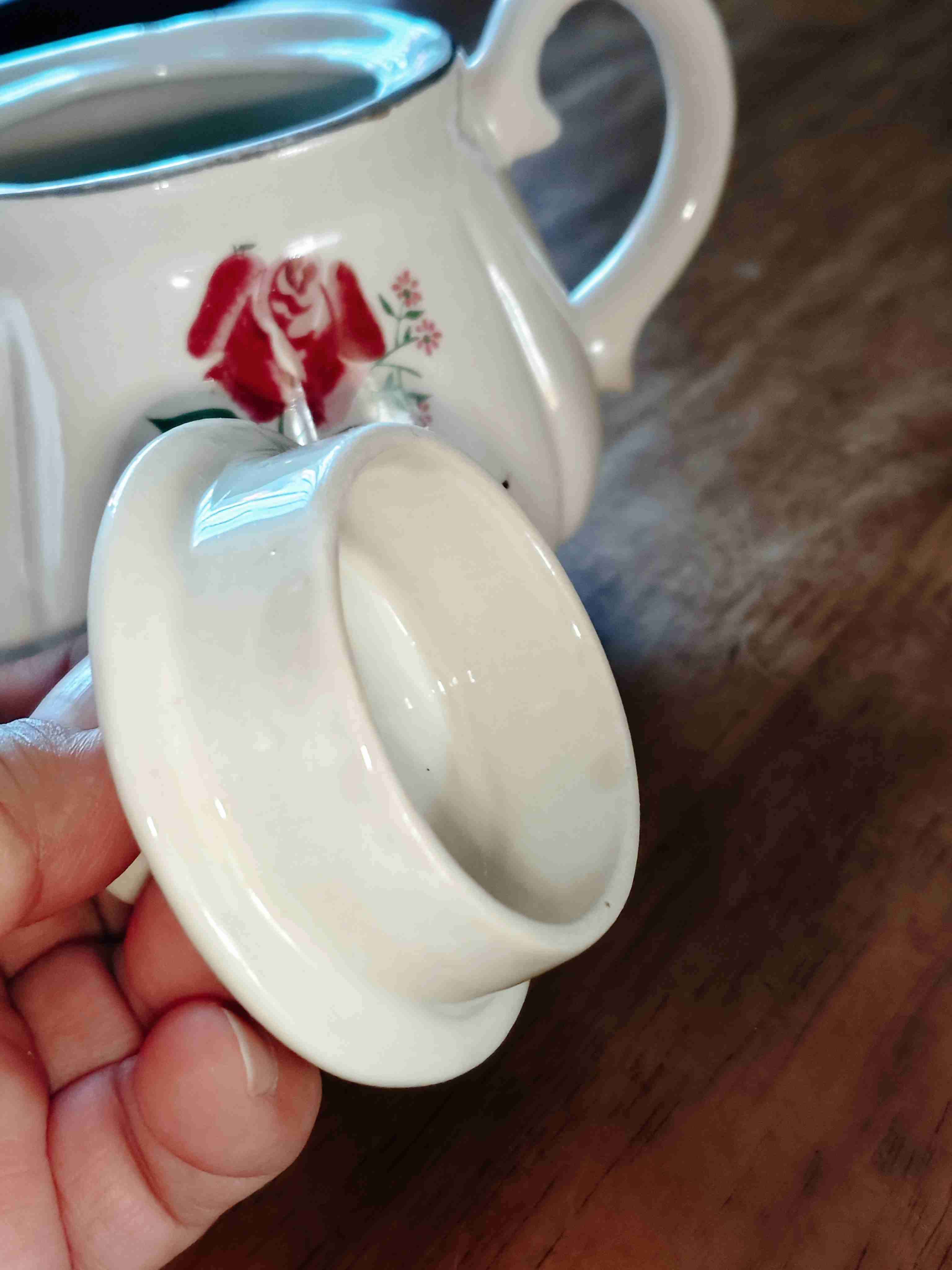 Tetera de porcelana El Peregrino, Dios es Amor - miniatura 6