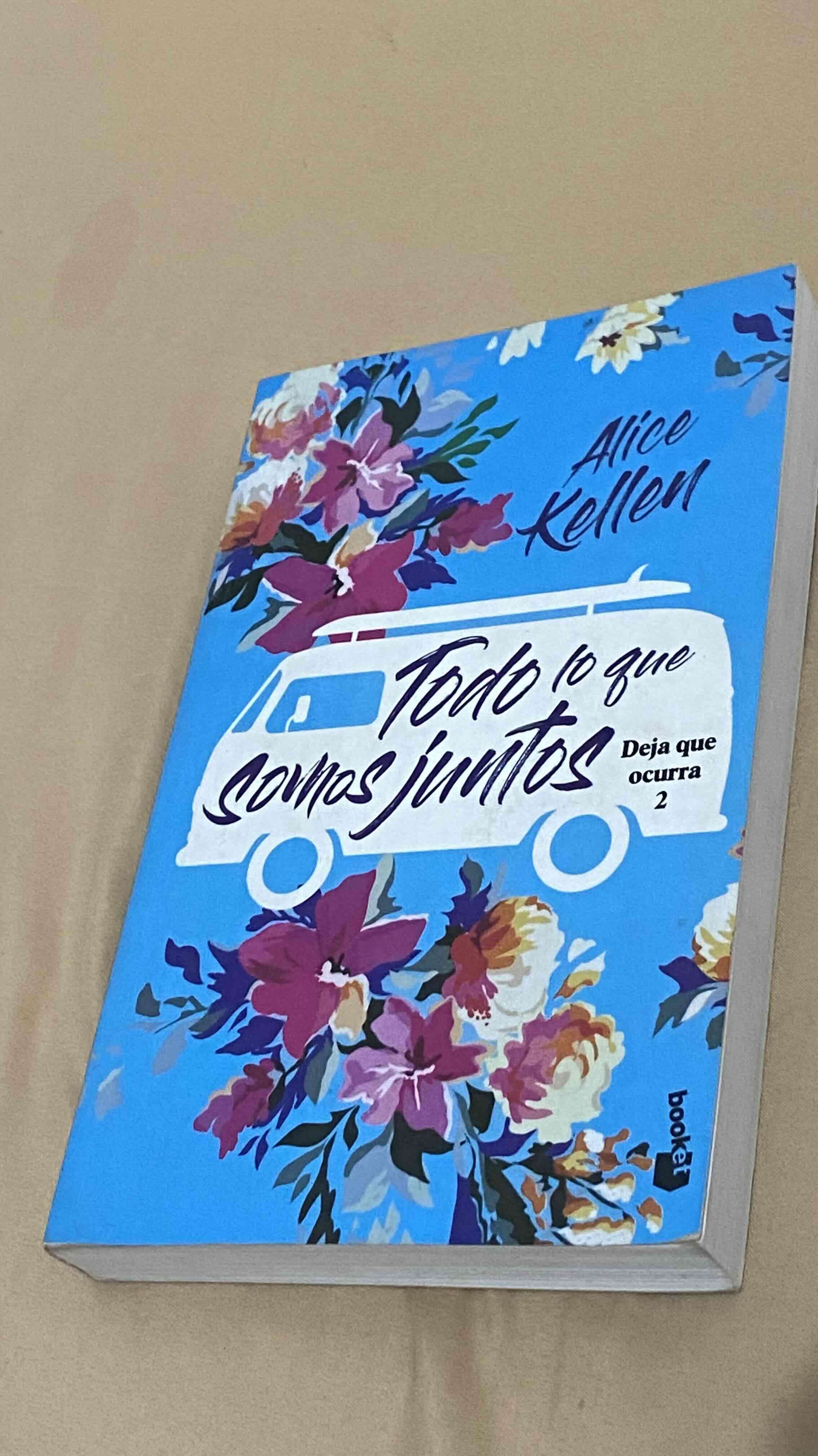 Libro 'Todo lo que somos juntos' - miniatura 1