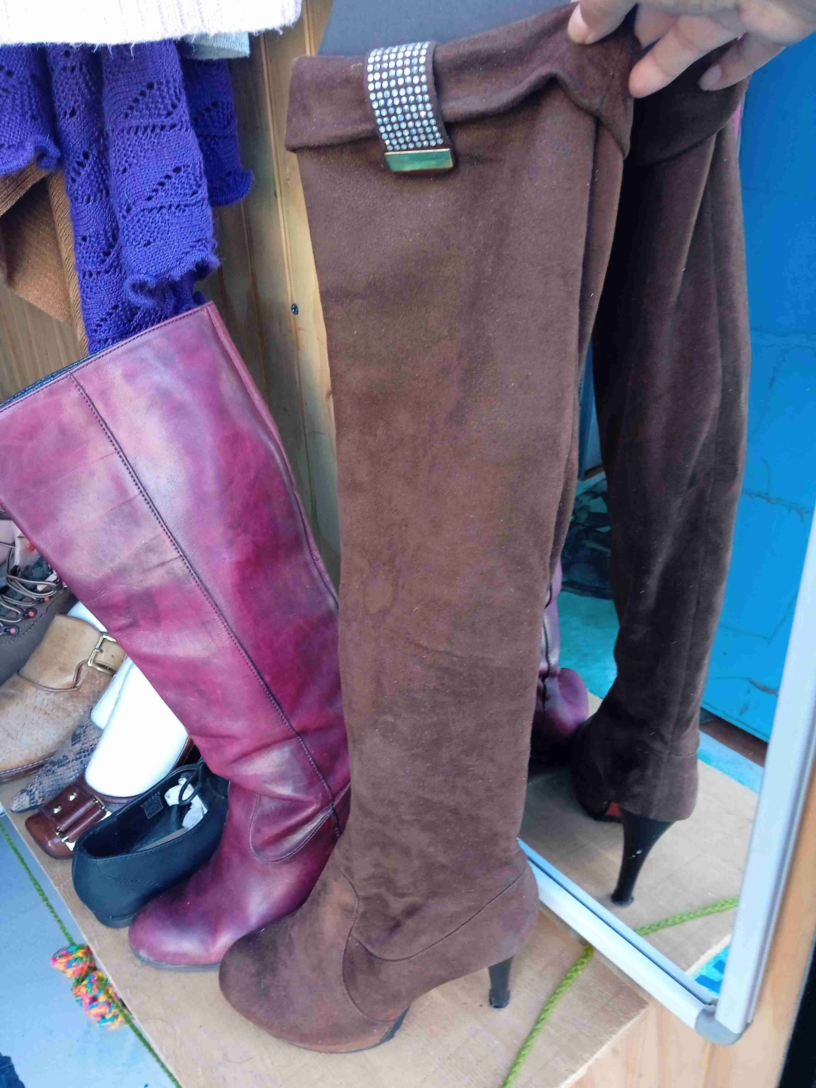 Botas altas color burdeos - miniatura 2