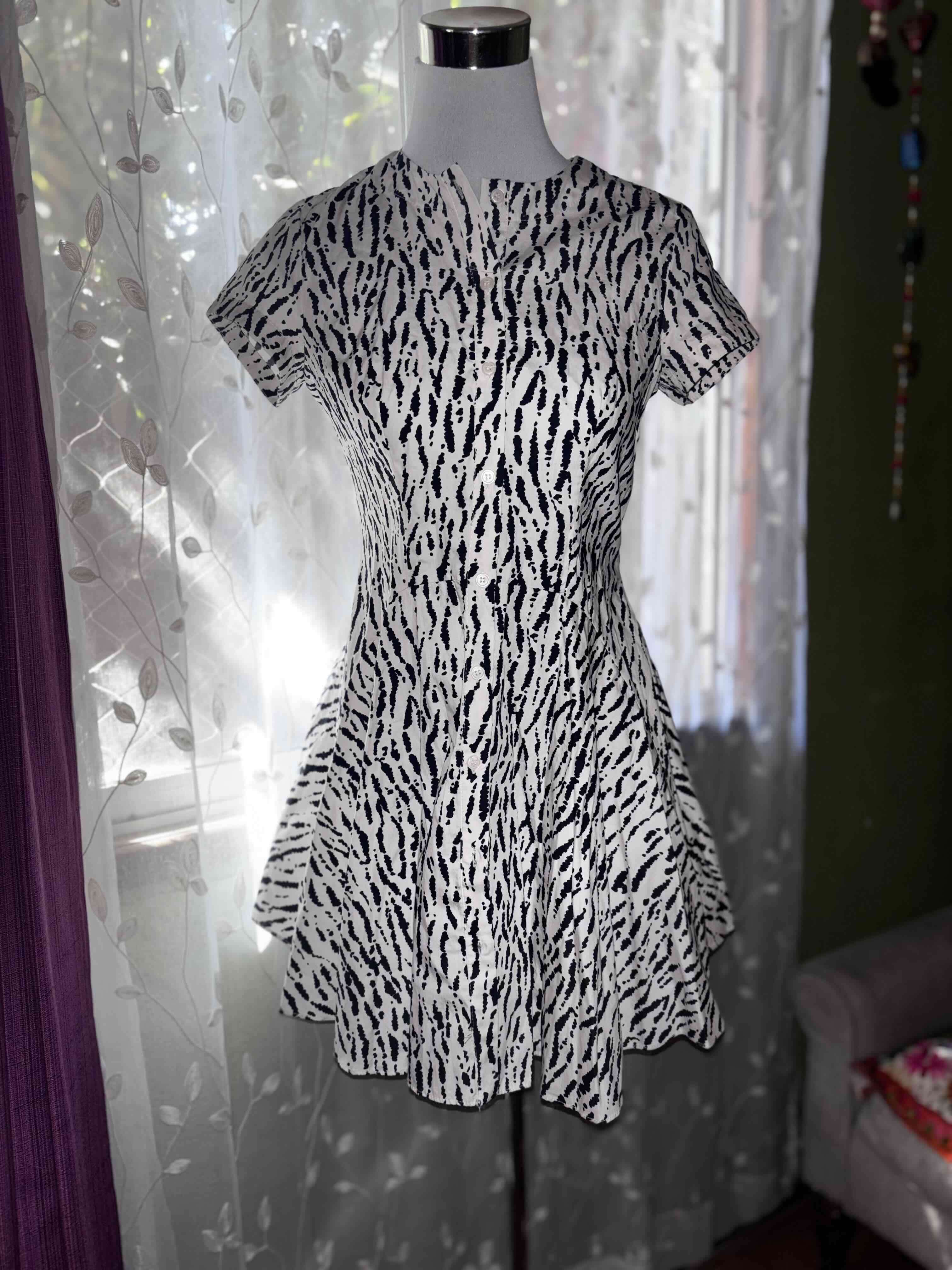 Vestido blanco con estampado negro - miniatura 1