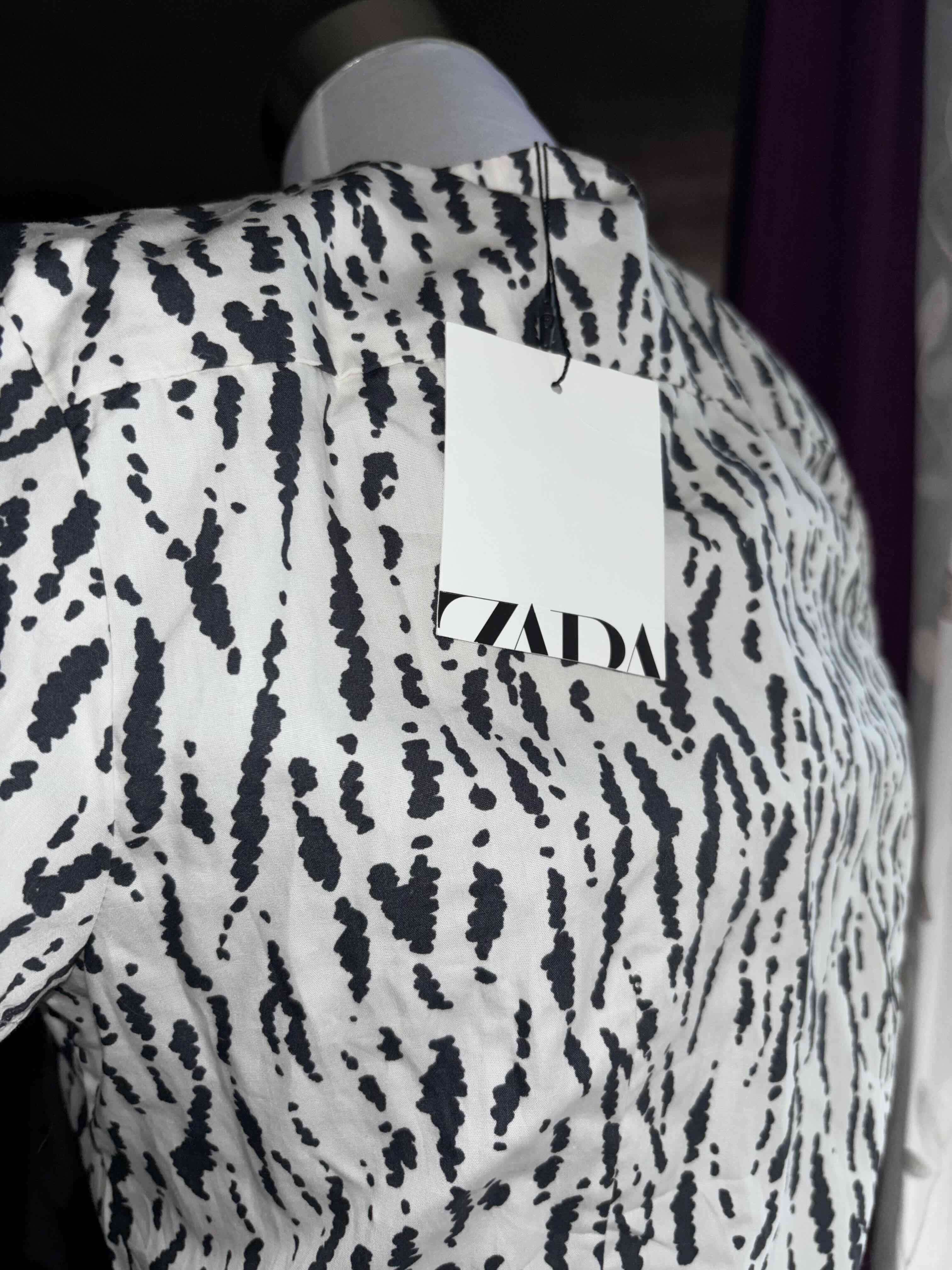 Vestido blanco con estampado negro - miniatura 3