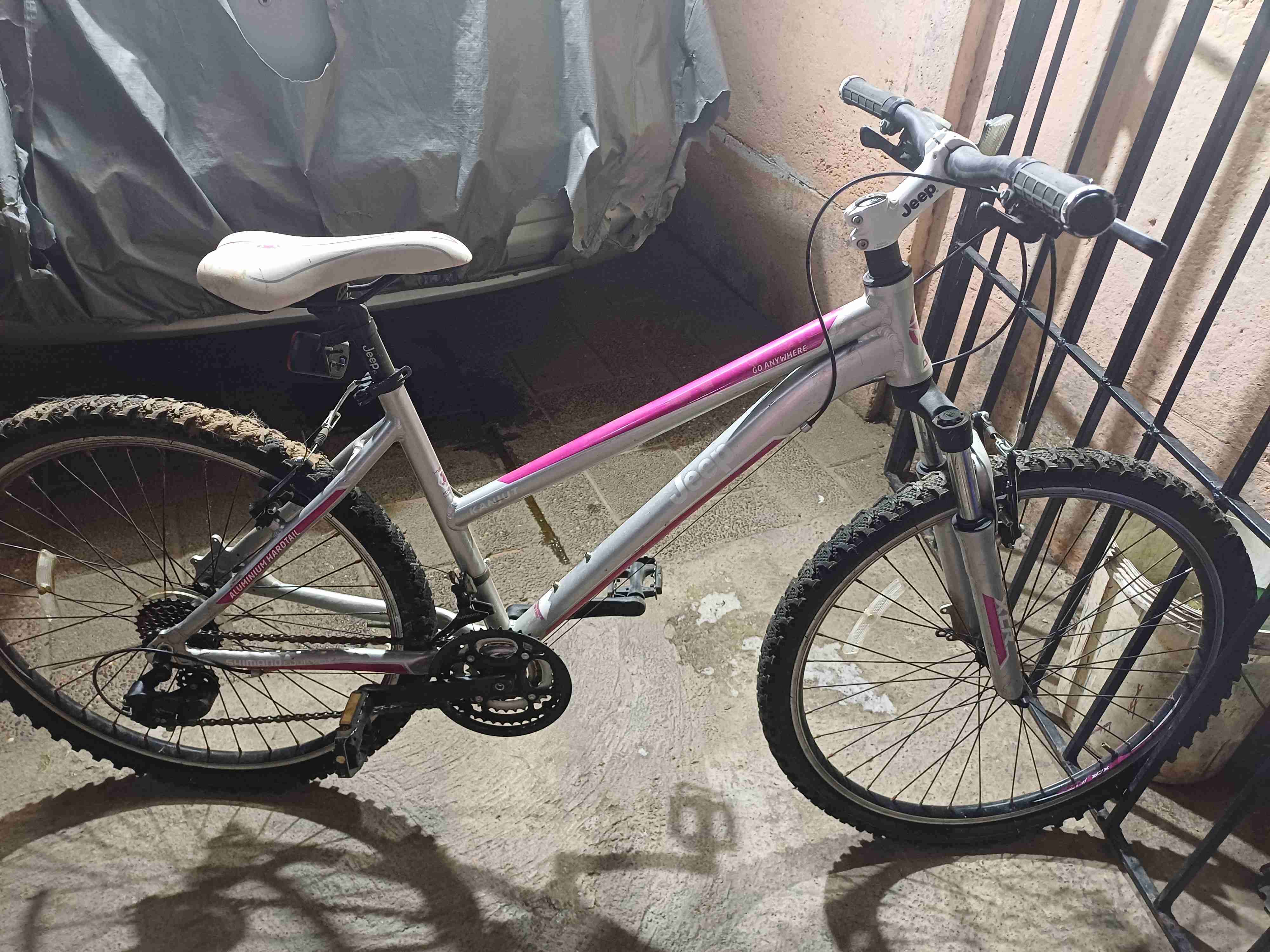 Bicicleta montaña Jeep rosa - miniatura 3