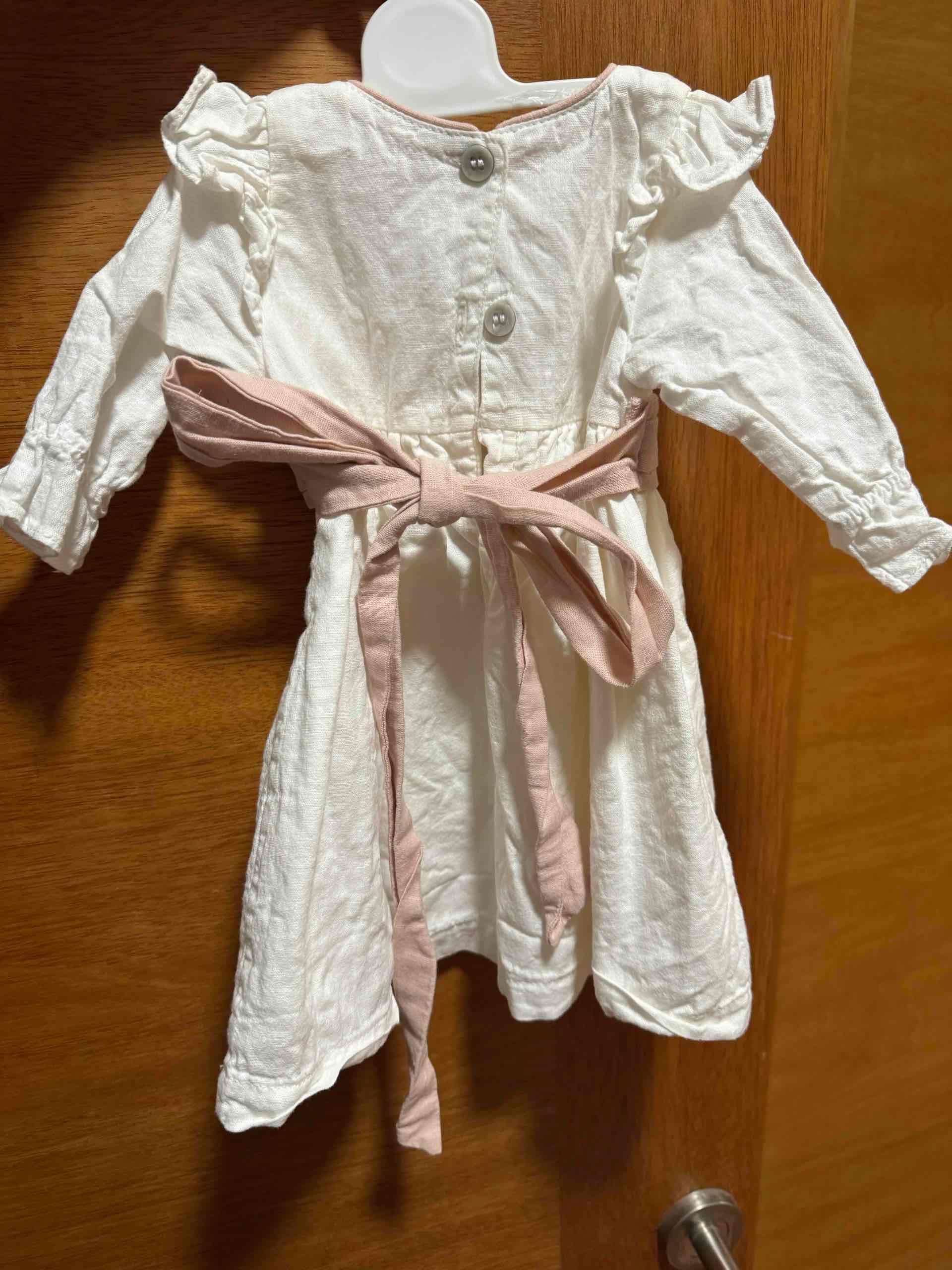 Vestido Bambola blanco con cinturón rosa 3M - miniatura 2