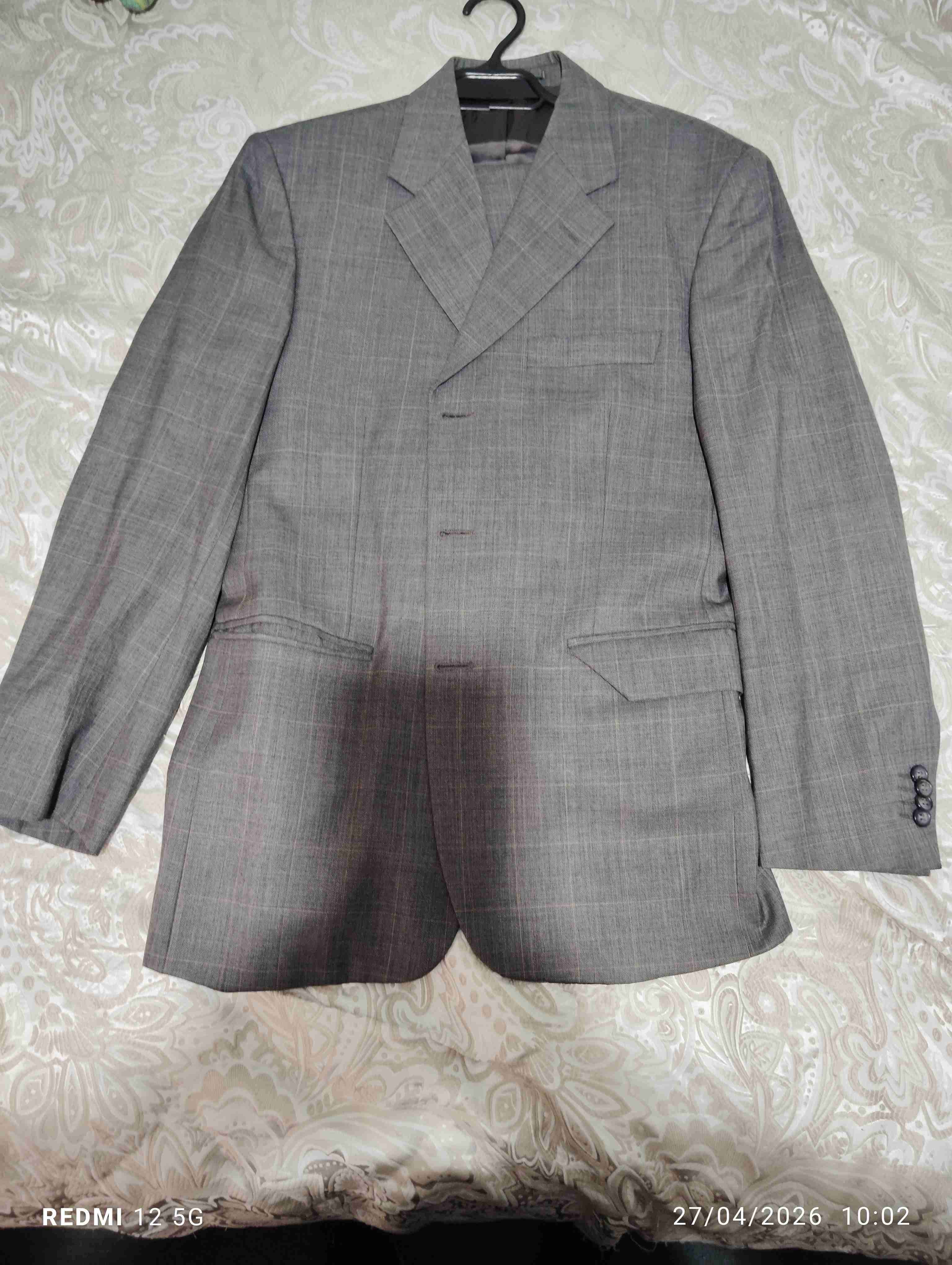 Traje gris elegante - miniatura 3