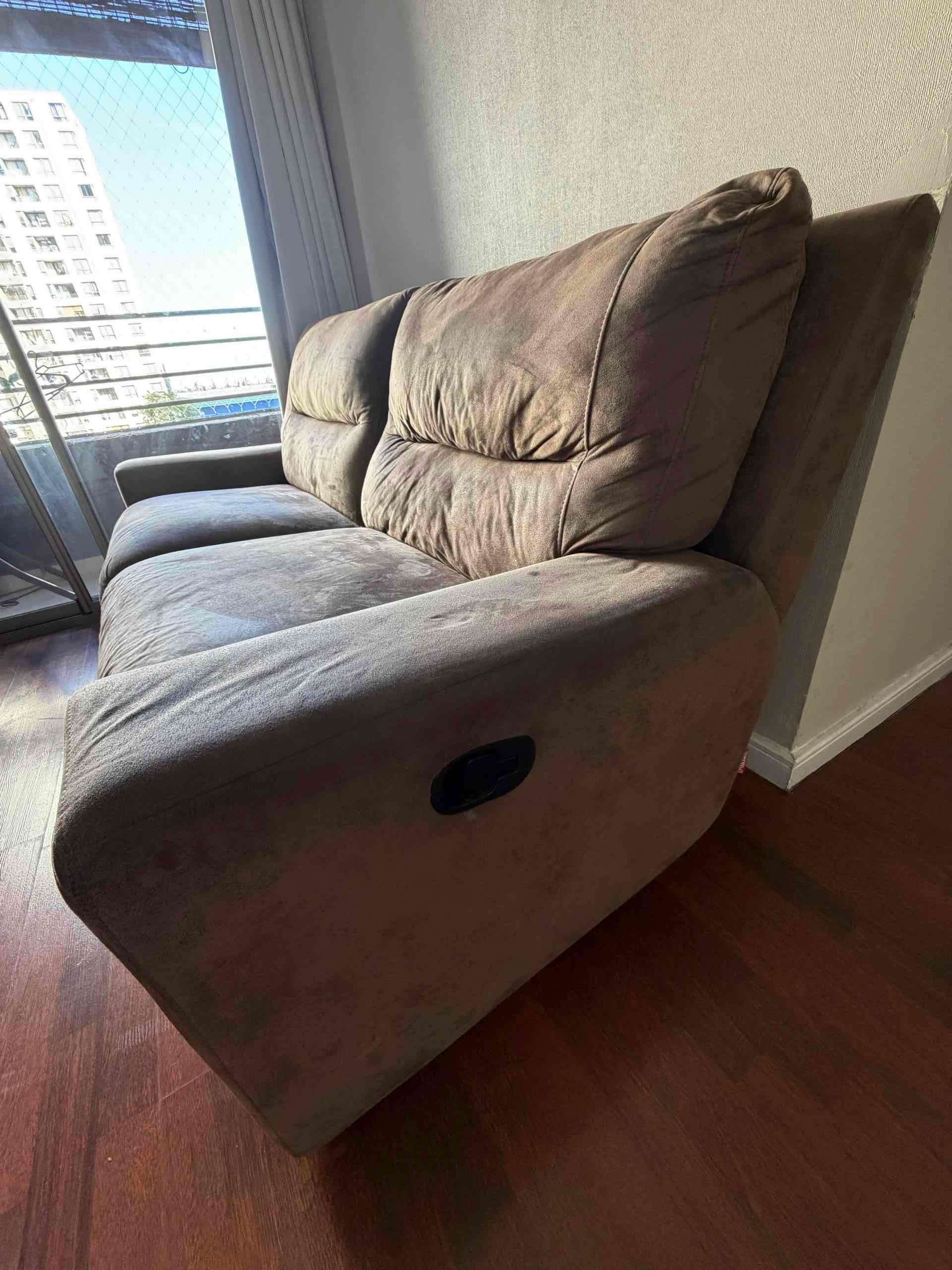 Sofá reclinable marrón usado - miniatura 3