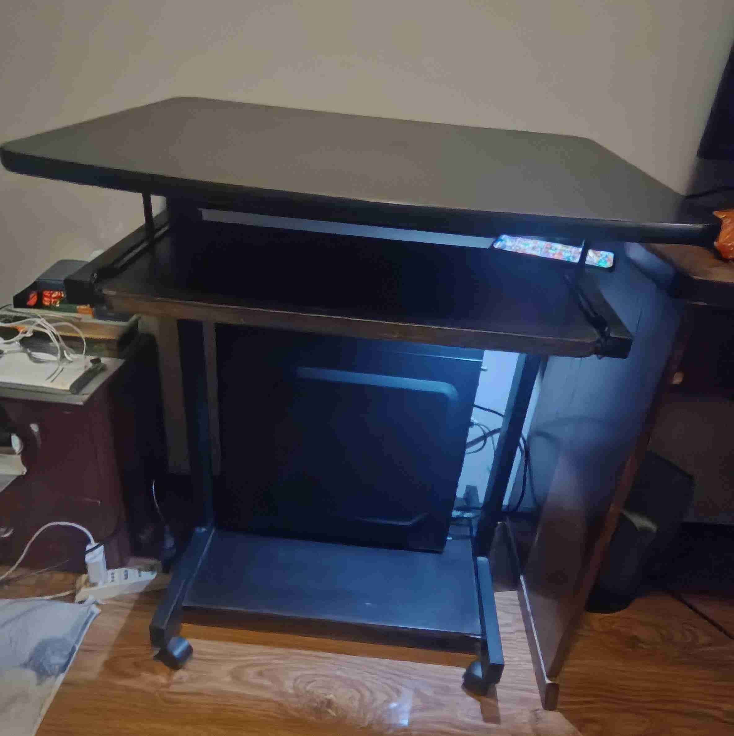 Escritorio de computador negro - miniatura 1