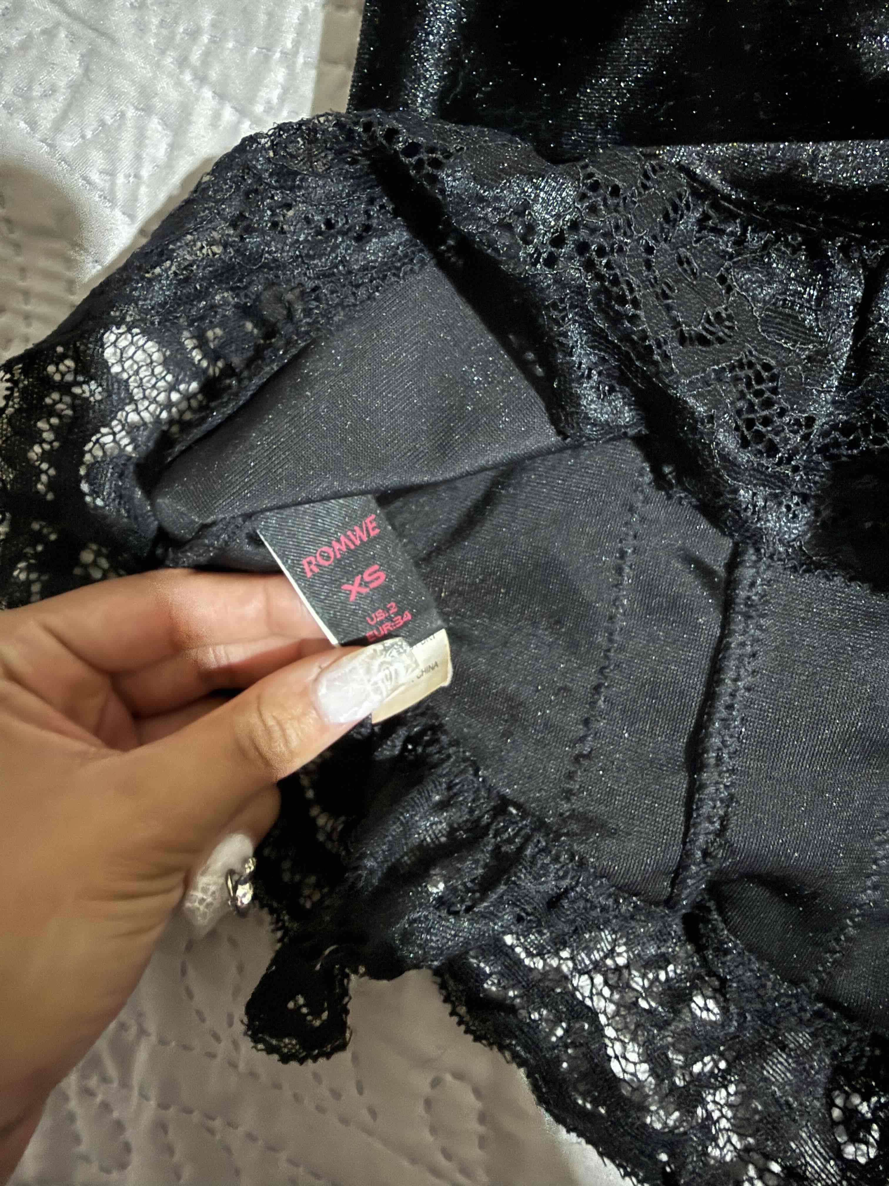 Top negra con encaje shein - miniatura 3