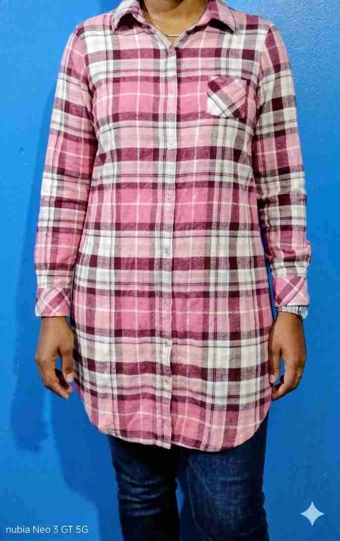 Camisa larga de cuadros rosados - miniatura 3