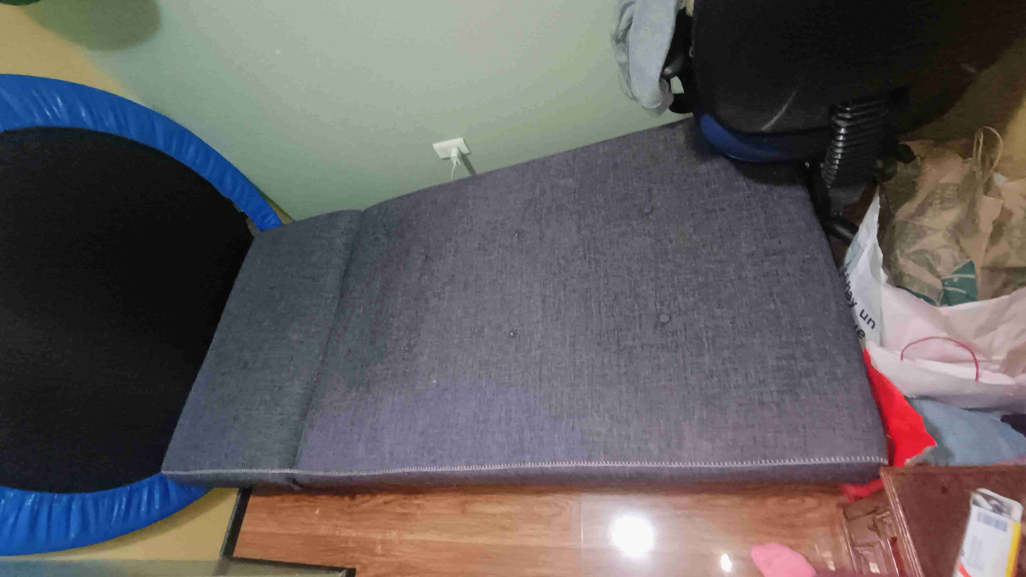 Sofá cama gris moderno - miniatura 2