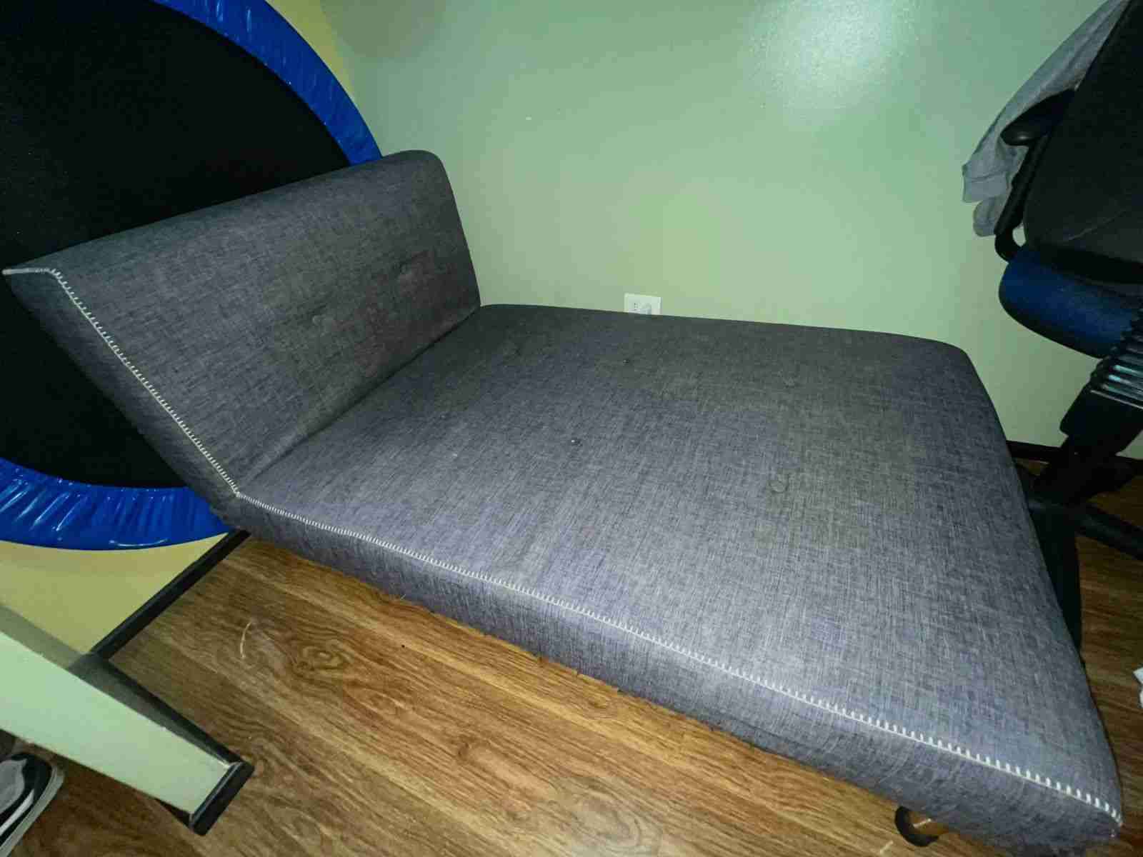 Sofá cama gris moderno - miniatura 6