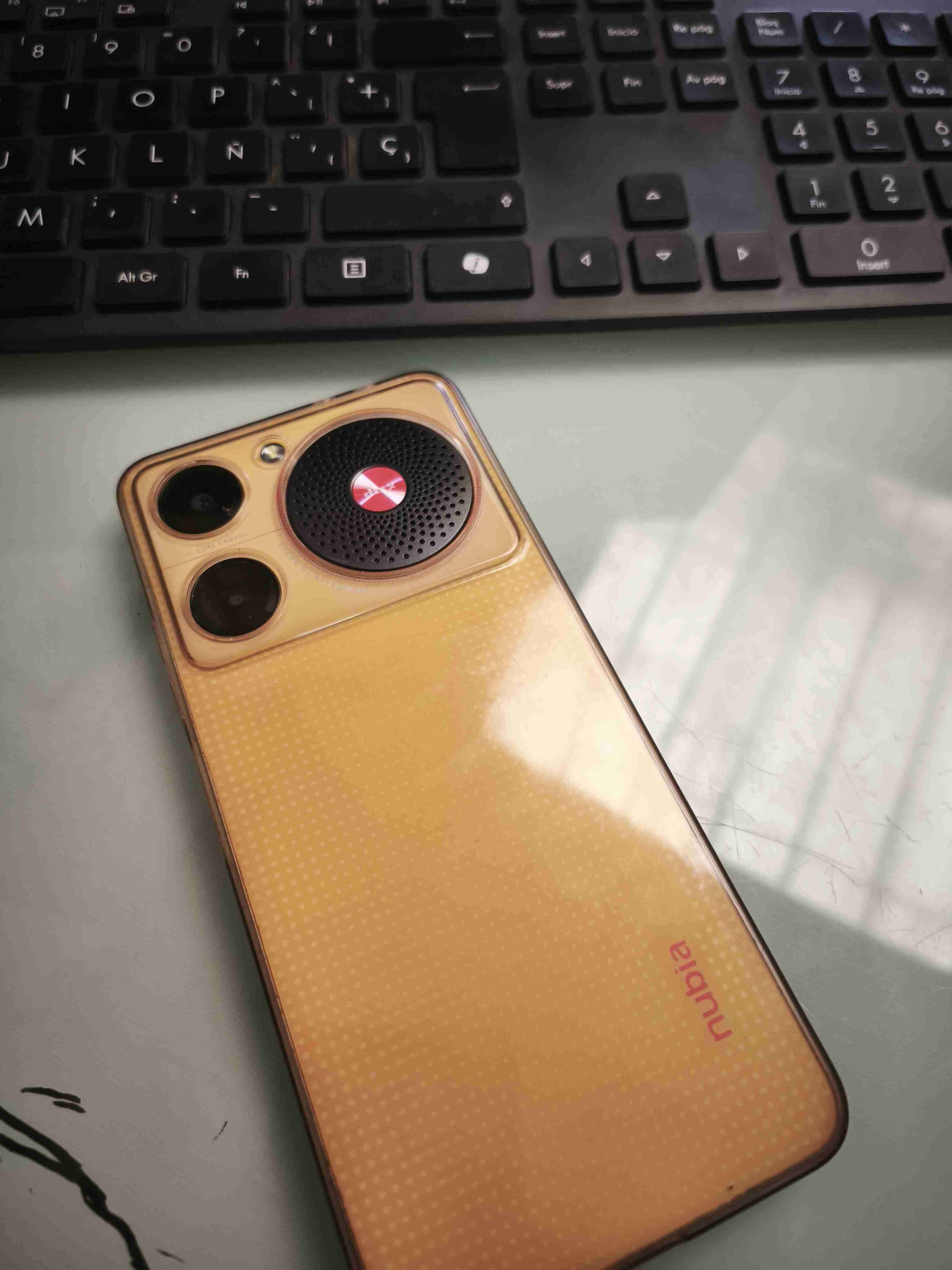 Smartphone en buen estado - miniatura 4