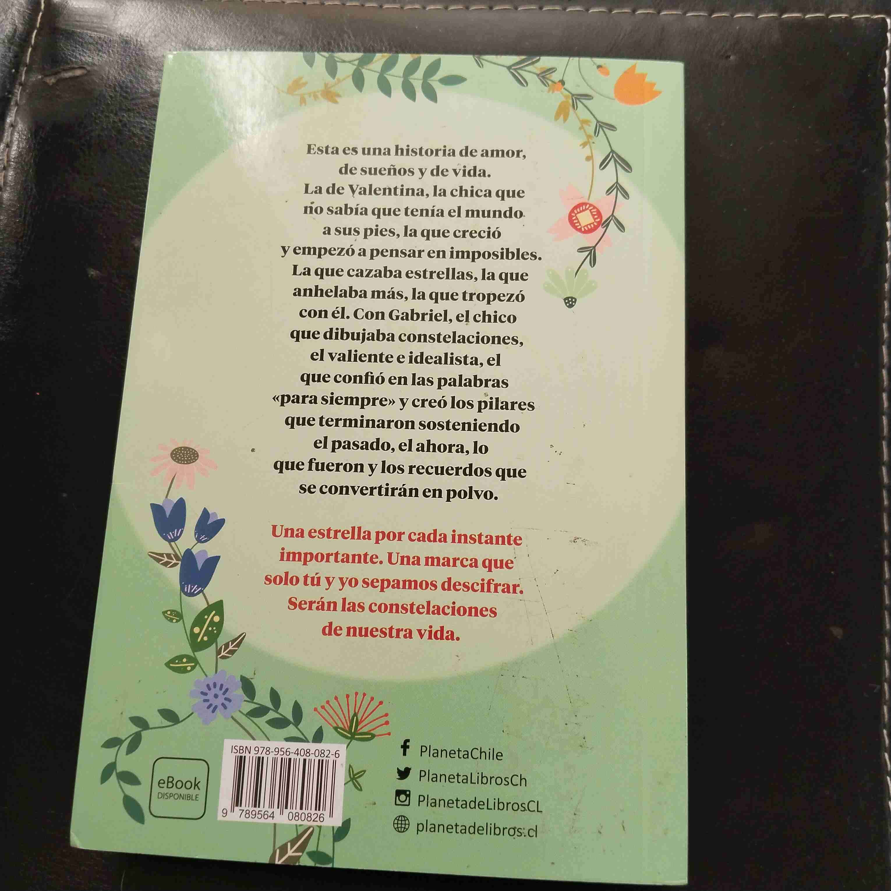 Libro 'El chico que dibujaba constelaciones' - miniatura 2