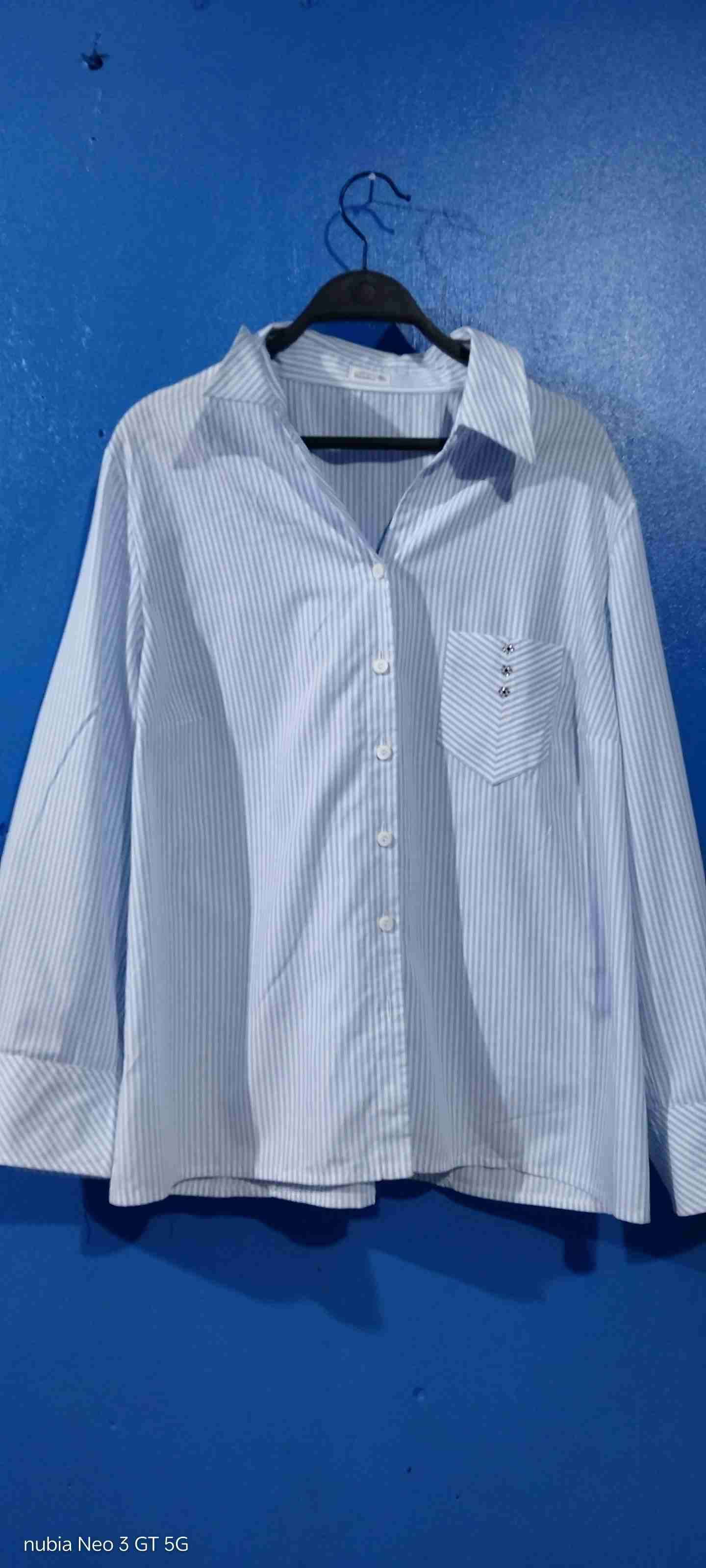 Vestido a rayas brillantes - miniatura 6