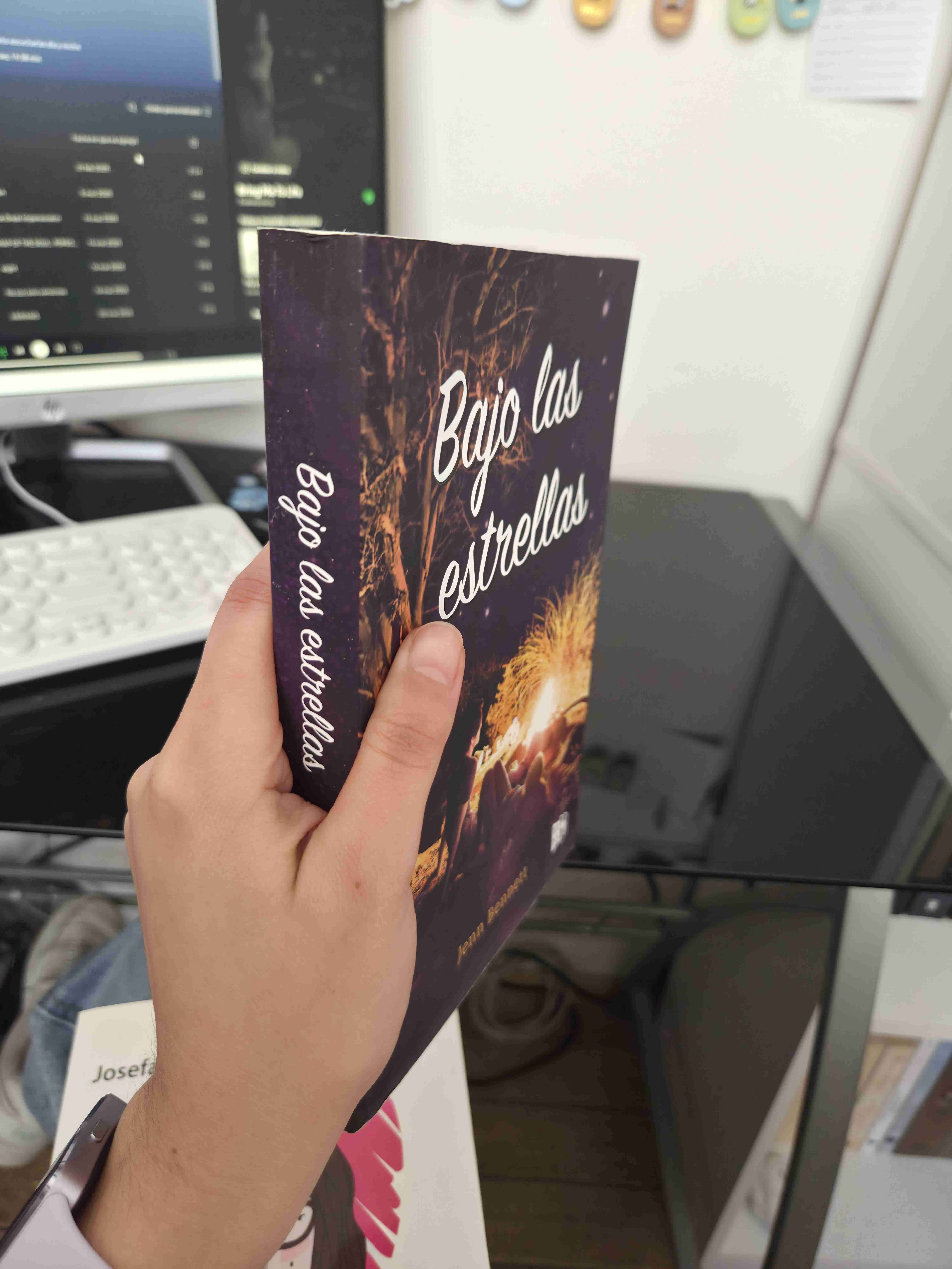 Libro 'Bajo las estrellas' de Jenn Bennett - miniatura 4