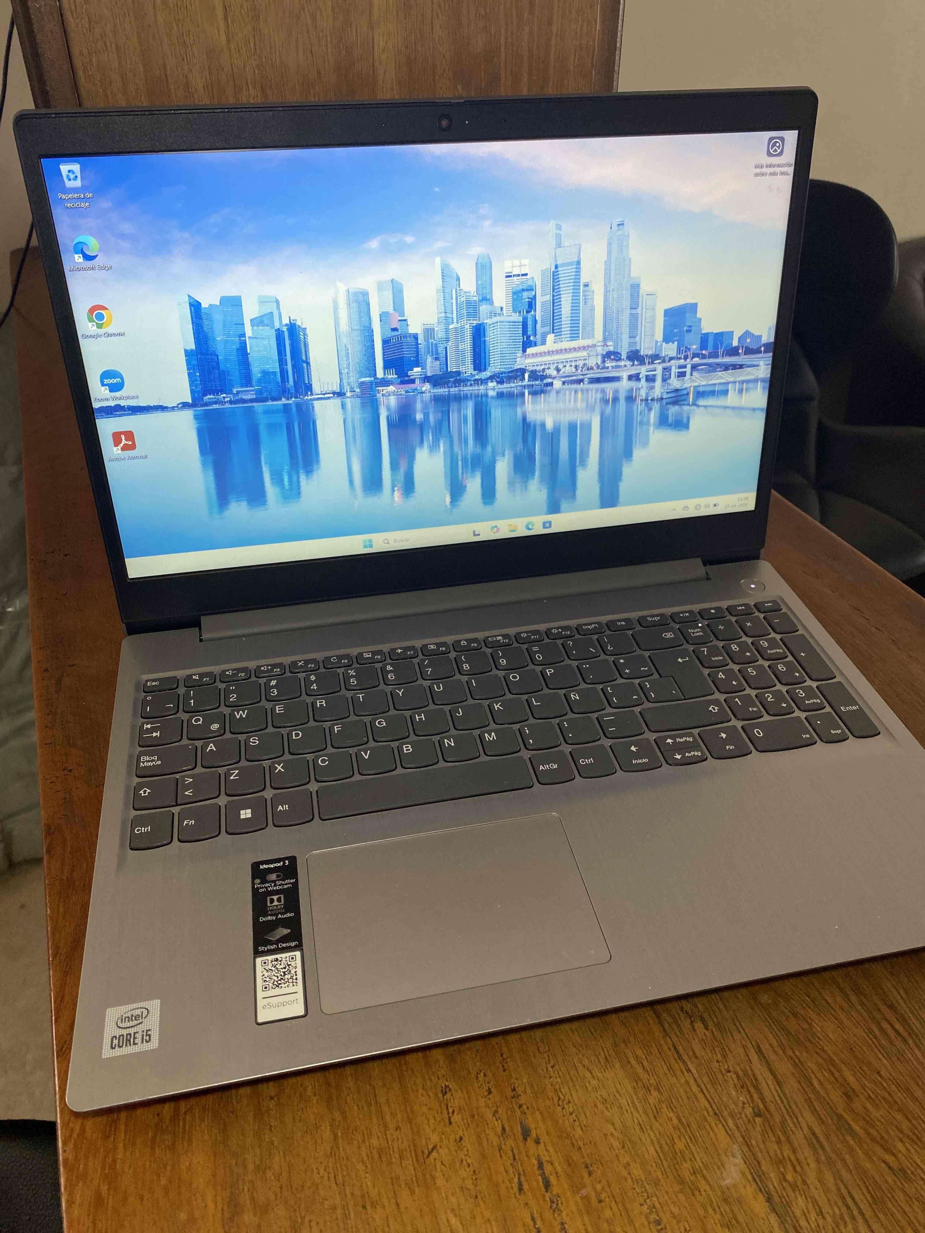 Laptop Lenovo Core i5 - miniatura 1