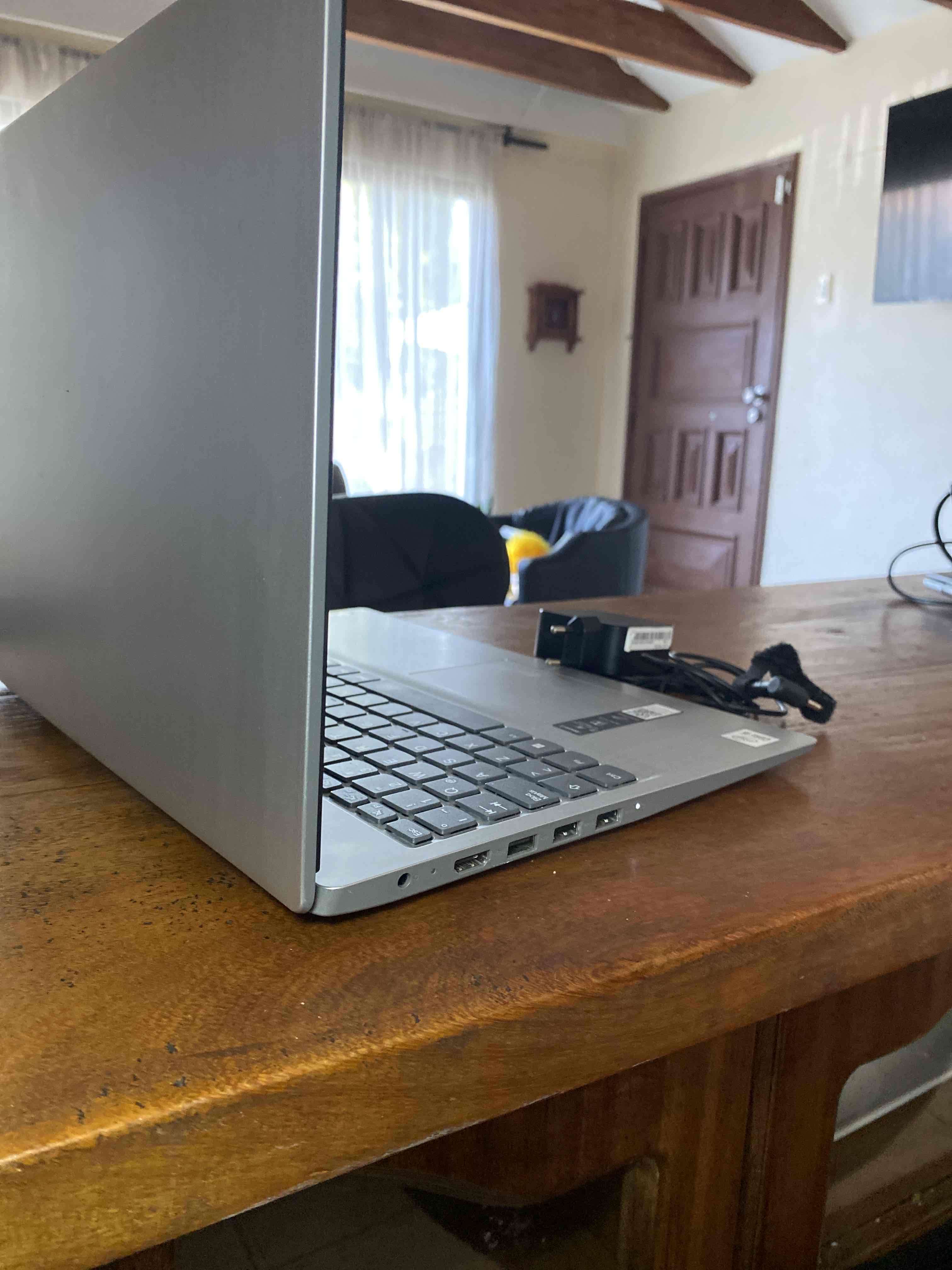 Laptop Lenovo Core i5 - miniatura 4