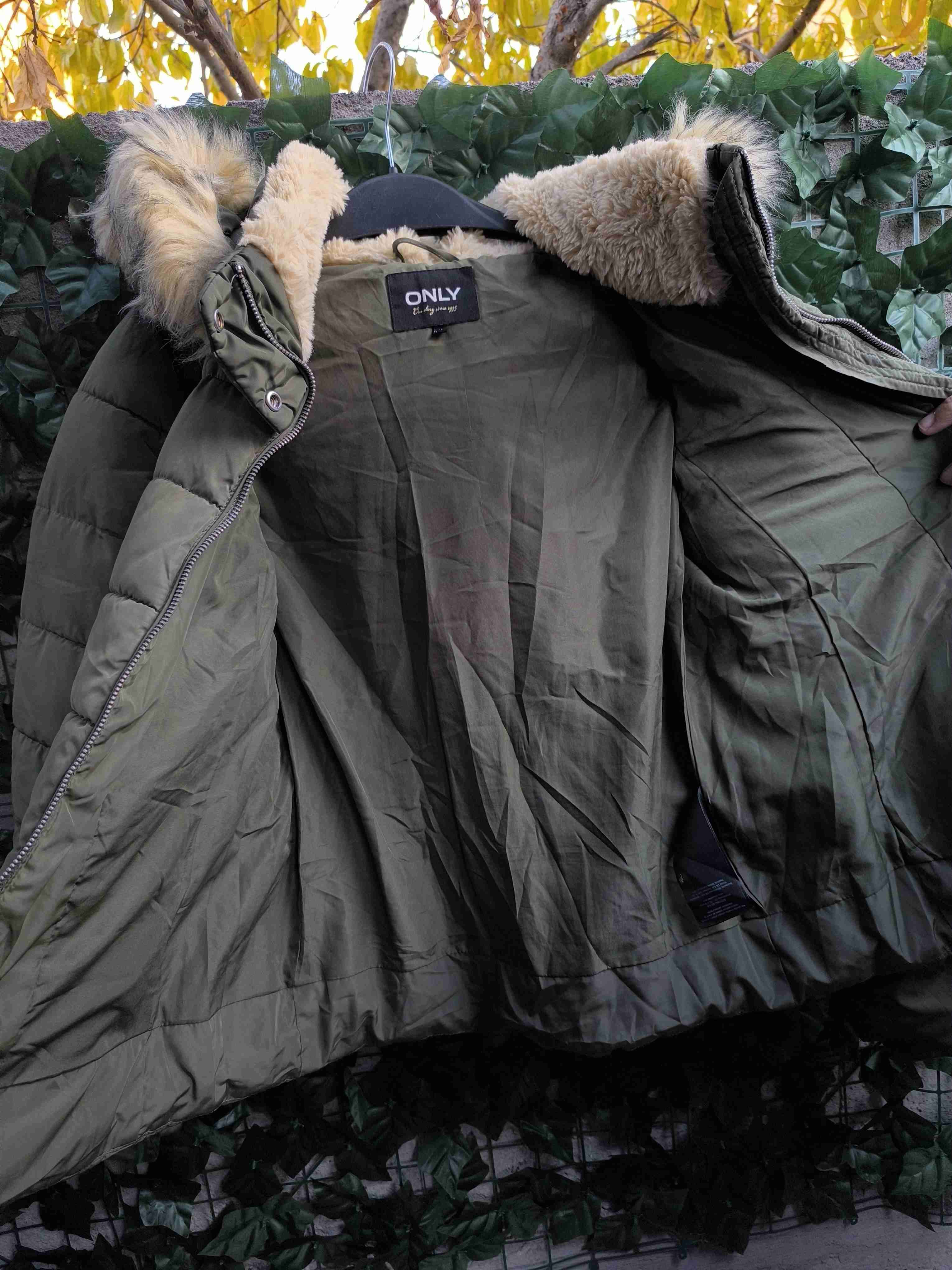 Parka verde con gorro de piel - miniatura 4