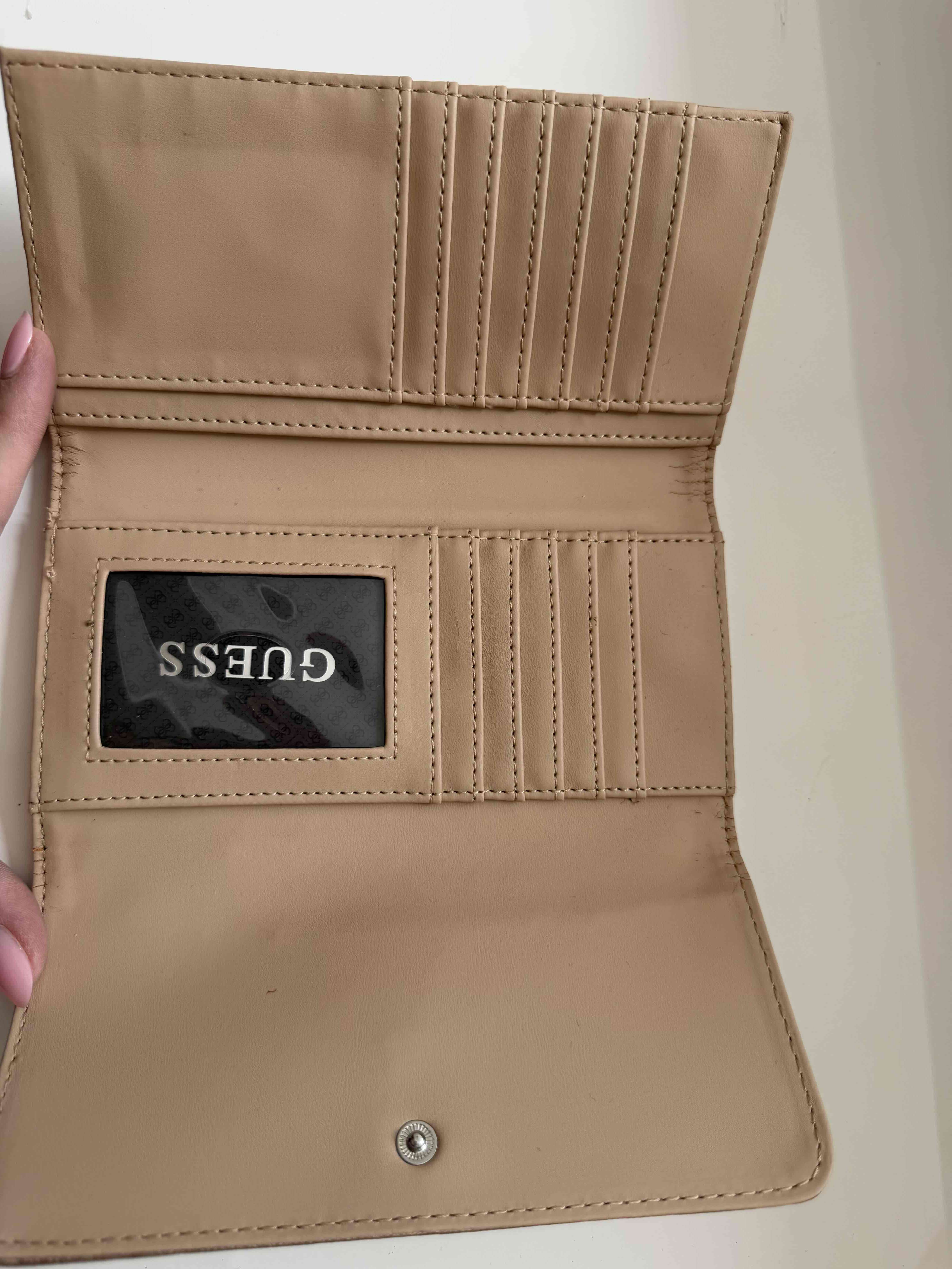 Billetera Guess dorada nueva - miniatura 3